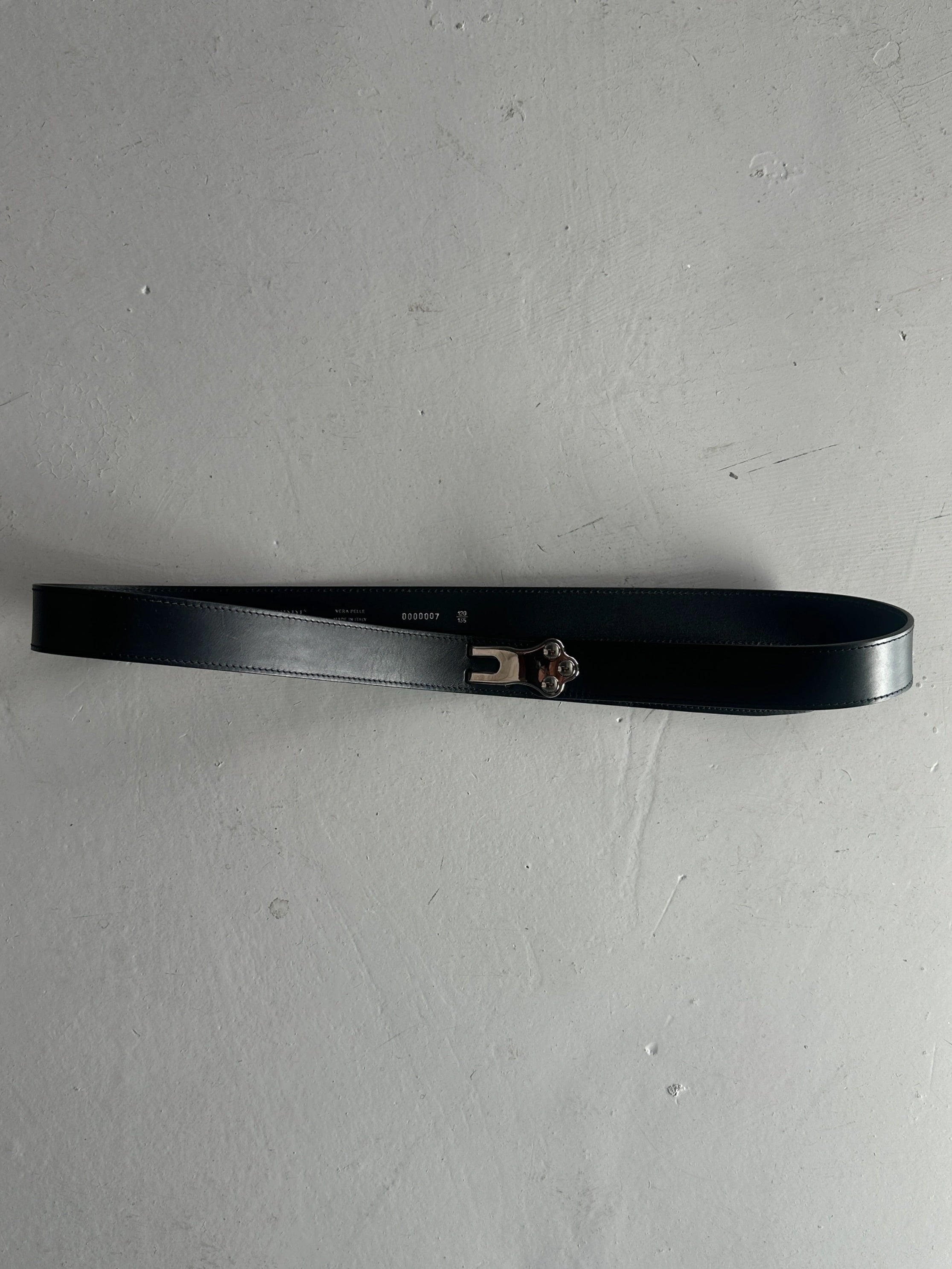 GIANFRANCO FERRÉ - early 2000s LEATHER BELT WITH HOOK BUCKLE DETAIL