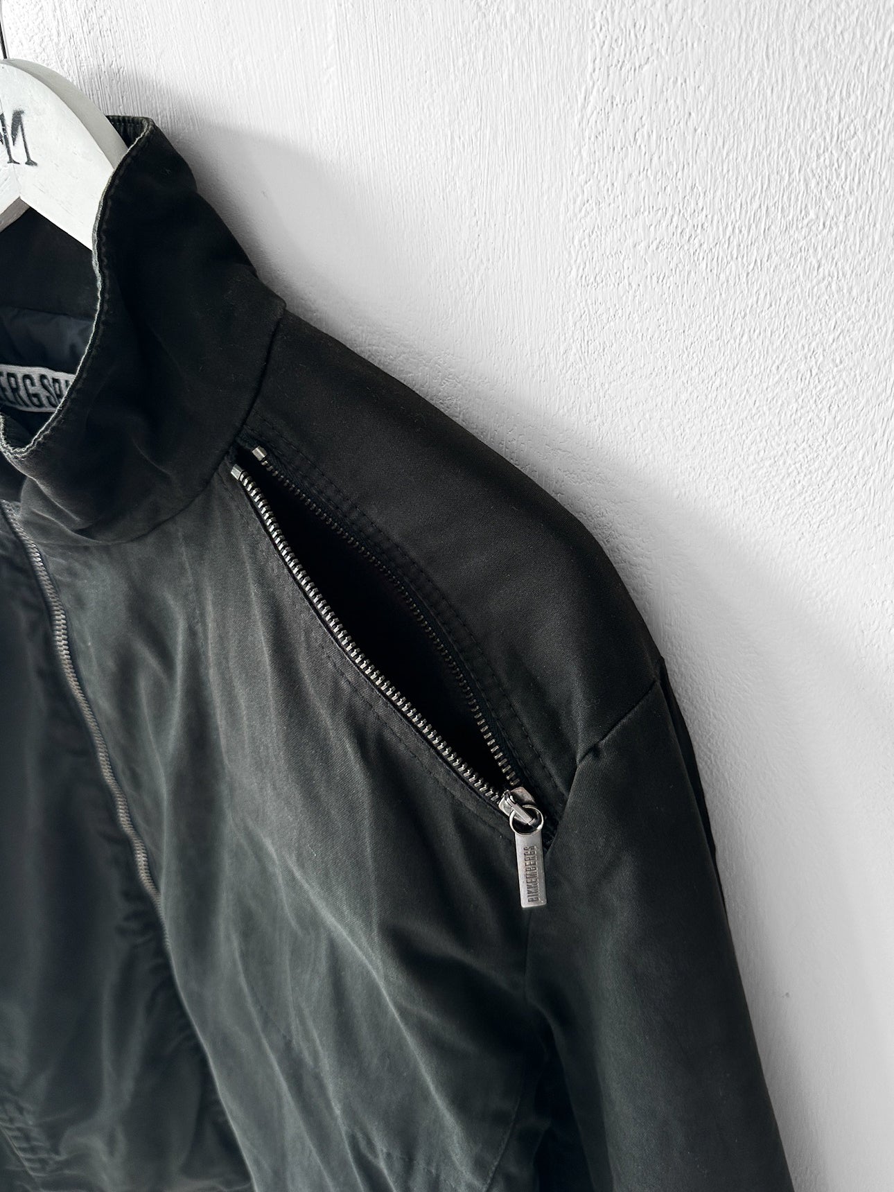 BIKKEMBERGS - early 2000s LOGO TAPE AT BACK BIKER JACKET