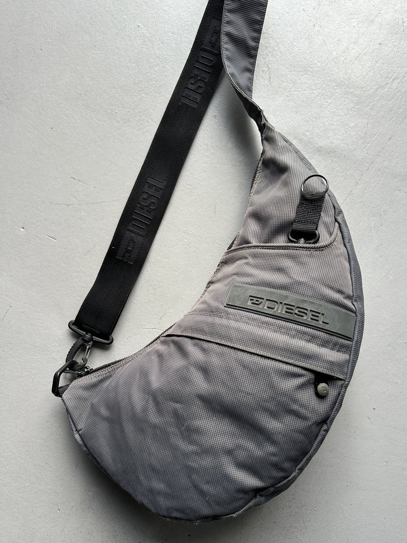 DIESEL - 1990s TEXTURED SLING BAG