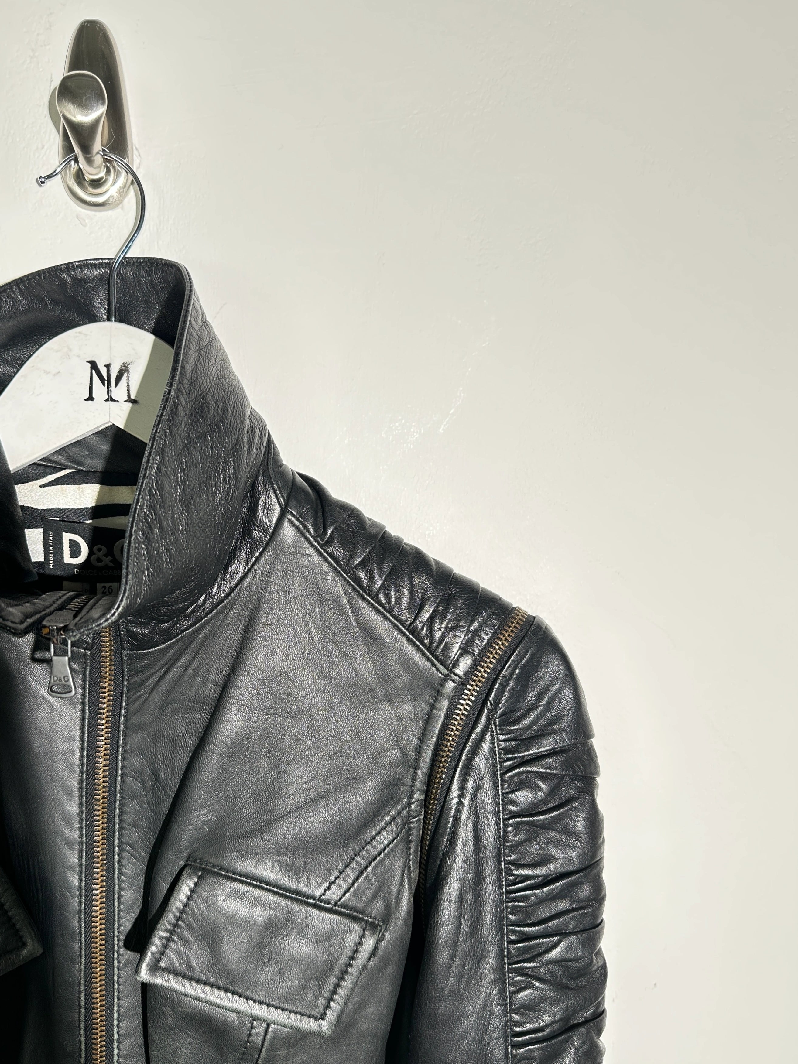DOLCE & GABBANA - S/S 2003 2 IN 1 LEATHER JACKET WITH PANELED WAIST AND ZIP OFF SLEEVE