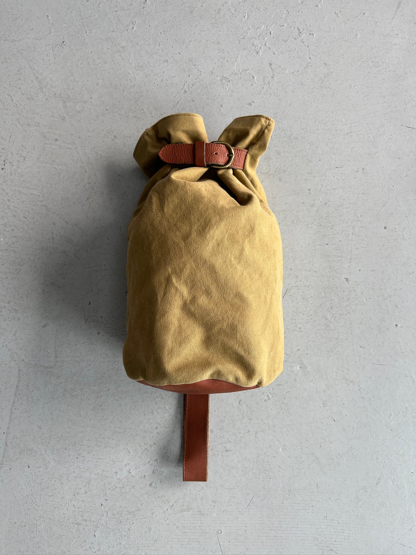 ITALIAN LABEL 1980s CANVAS DUFFLE BAG WITH CONTRASTING LEATHER STRAP
