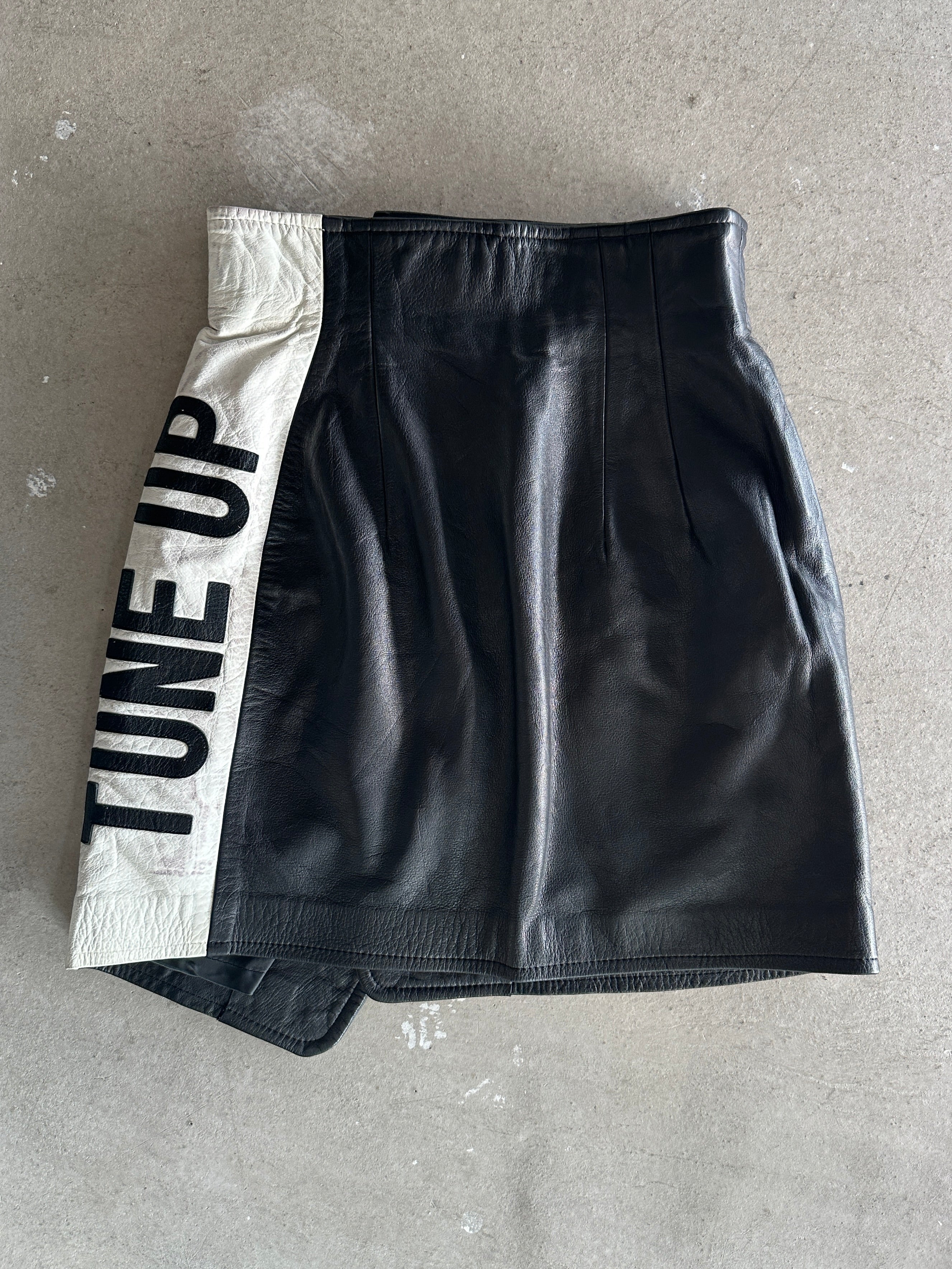 MICHIKO KOSHINO - 1990s HIGH WAIST MINI LEATHER SKIRT