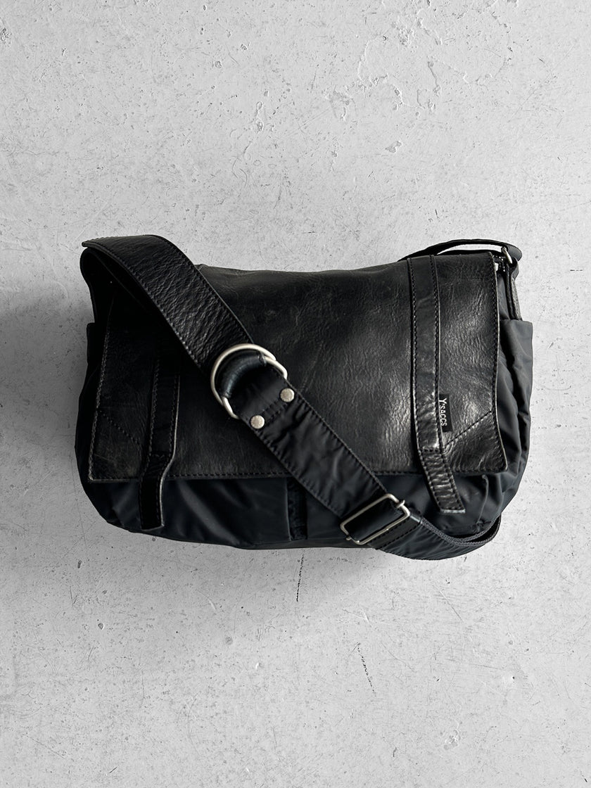 YOHJI YAMAMOTO Y'SACCS - late 1990s-2000s NYLON MESSENGER BAG WITH LEATHER FRONT PANEL