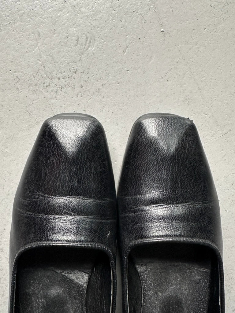 ISSEY MIYAKE - 1980s SCULPTURAL SQUARE TOE LOAFERS