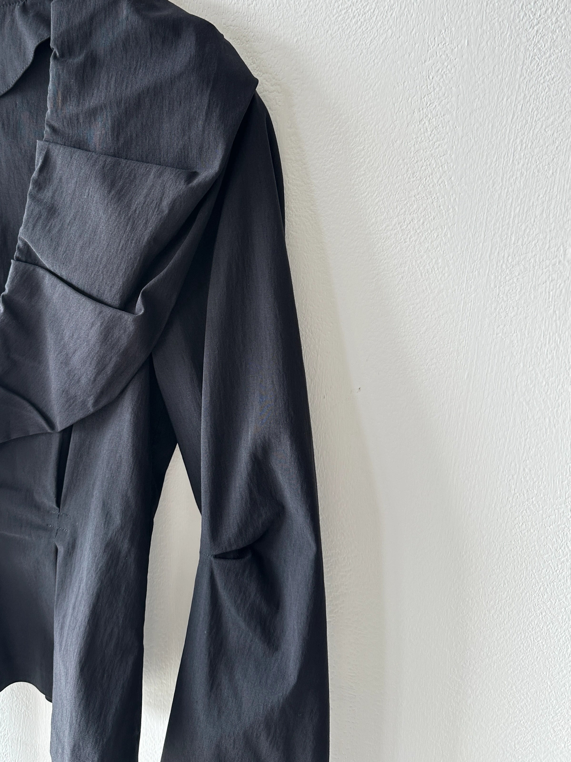 JAPANESE LABEL 2000s PANELED BLOUSE WITH SCULPTURAL COLLAR