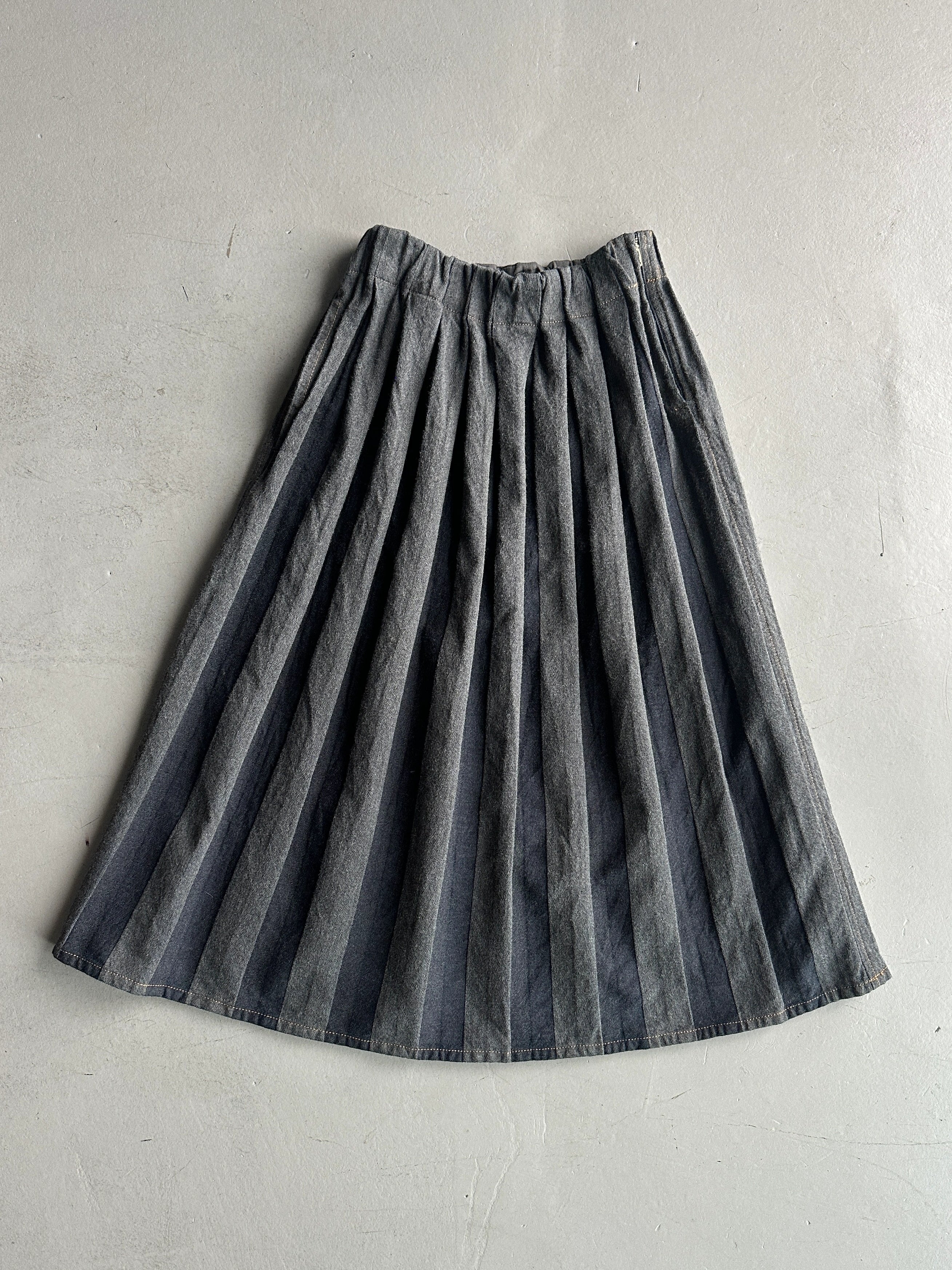 ISSEY MIYAKE PLANTATION - 1990s CRISP PLEATS DUAL COLOUR DENIM SKIRT