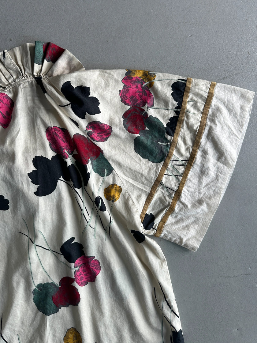 KENZO - 1990s FLORAL PRINT RUFFLED COLLAR SHORT SLEEVE TOP