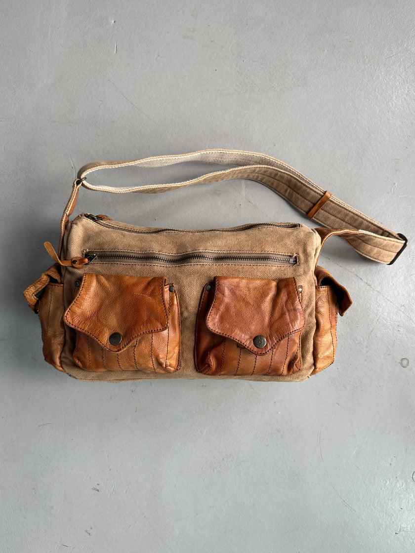 YOHJI YAMAMOTO Y'SACCS - 1990s SHOULDER BAG WITH OVERSIZED LEATHER POCKET