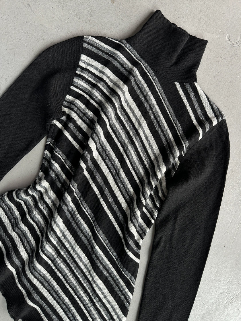 1990s ASYMMETRICAL LONG SLEEVE TOP WITH CUT OUT AT BACK