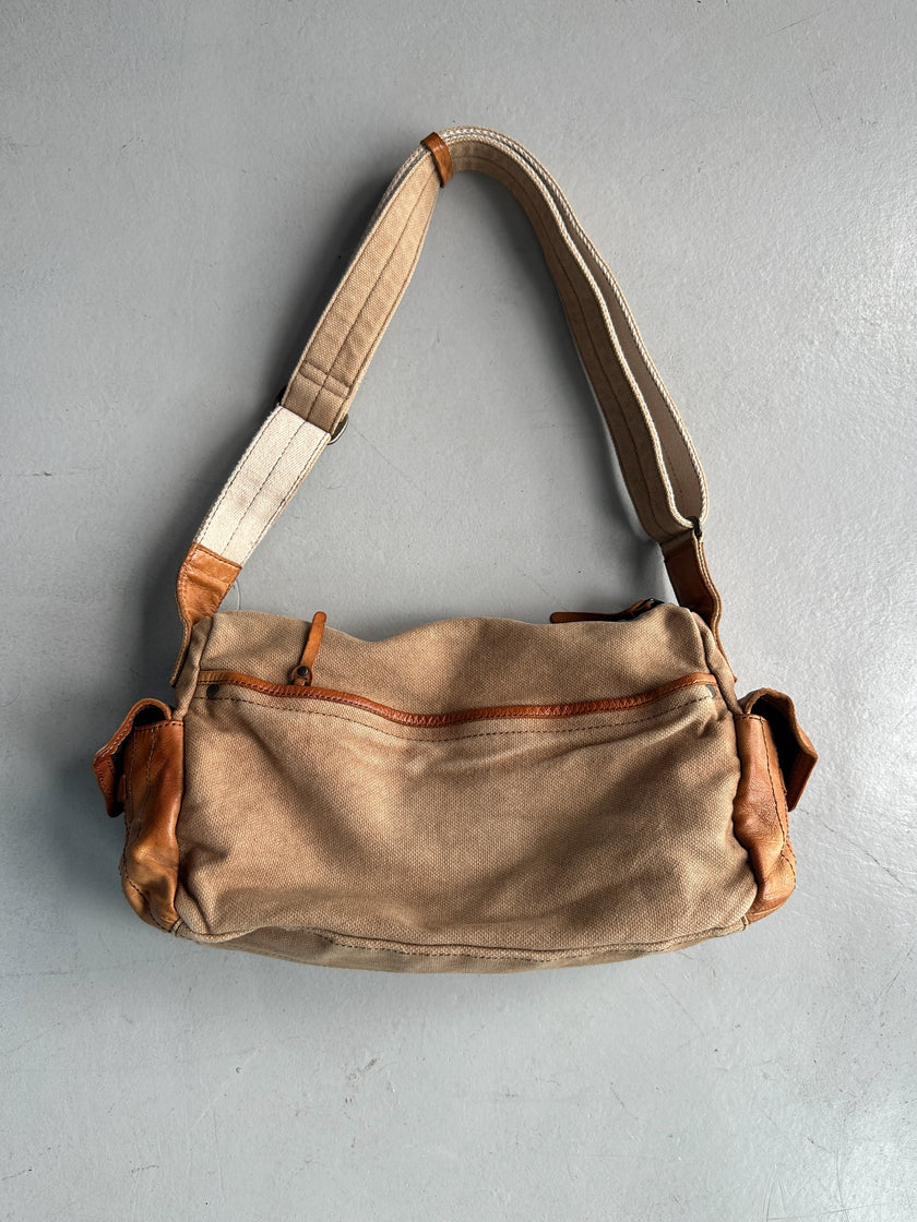 YOHJI YAMAMOTO Y'SACCS - 1990s SHOULDER BAG WITH OVERSIZED LEATHER POCKET