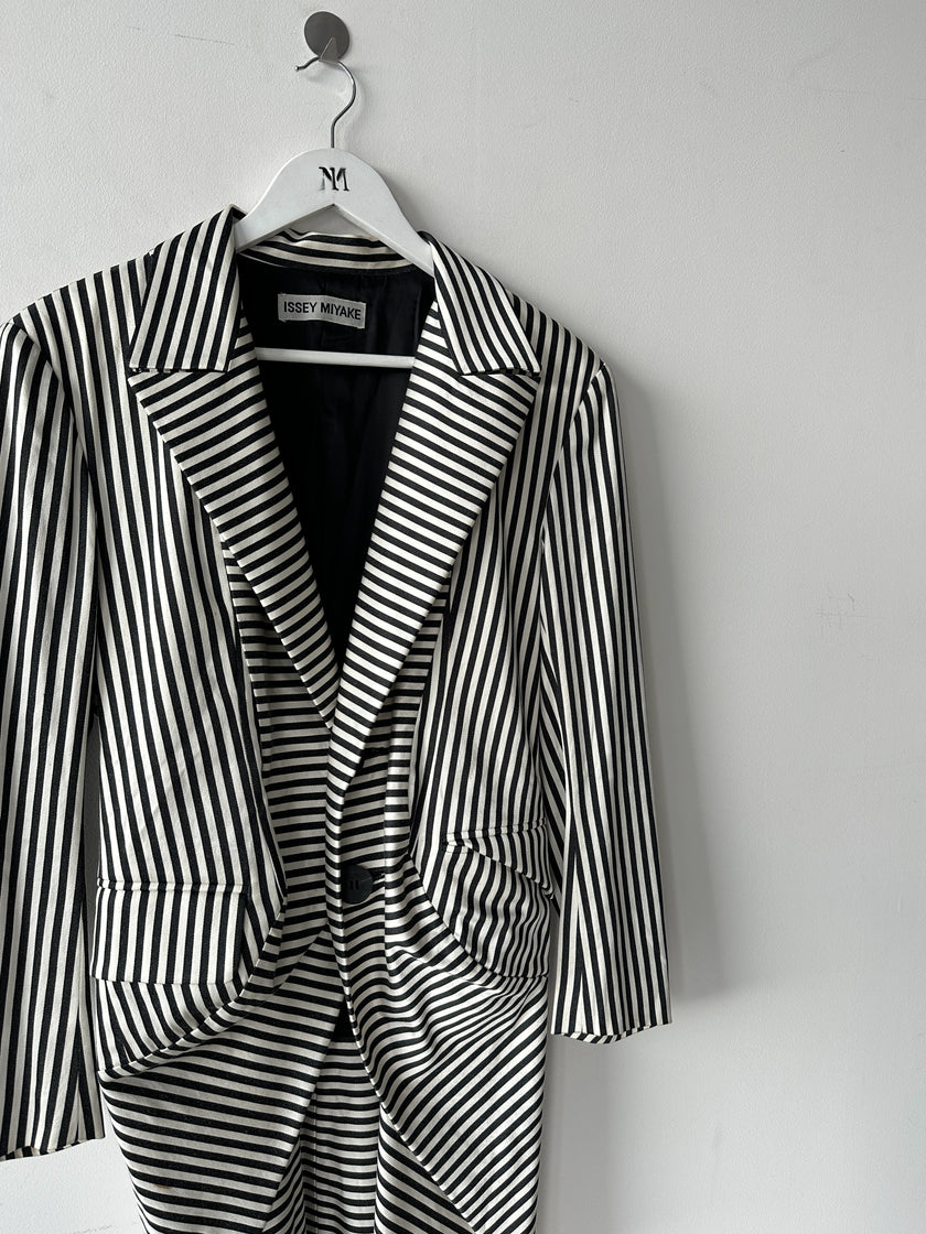 ISSEY MIYAKE - F/W 1995 TAILCOAT STRIPED BLAZER