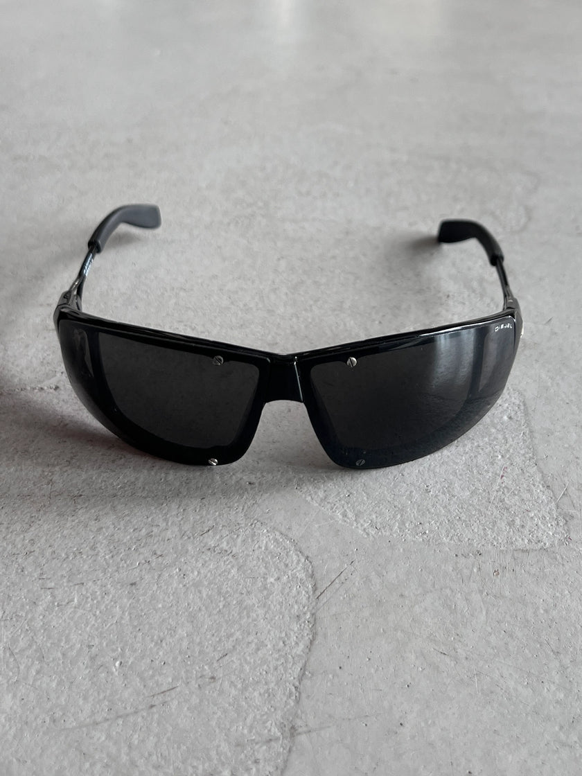 DIESEL - 2000s WRAPAROUND SUNGLASSES WITH METAL SCREW DETAIL