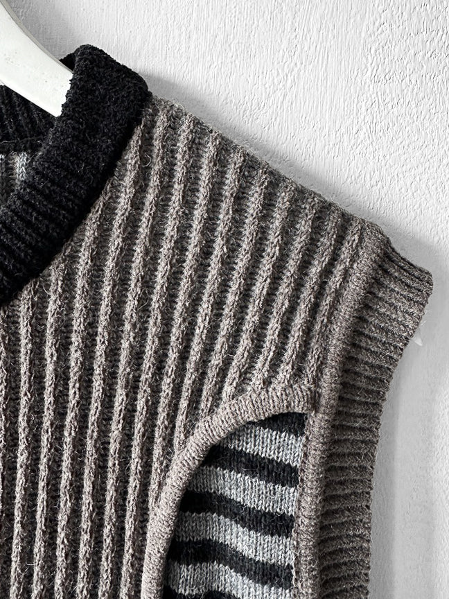 DIRK BIKKEMBERGS - F/W 2017 CHENILLE KNIT CREW NECK VEST TOP