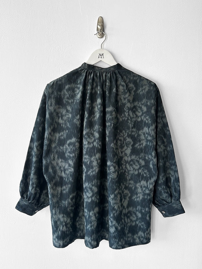 COMME DES GARÇONS - early 1980s ABSTRACT FLORAL PRINT VOLUMINOUS BUTTONED BLOUSE