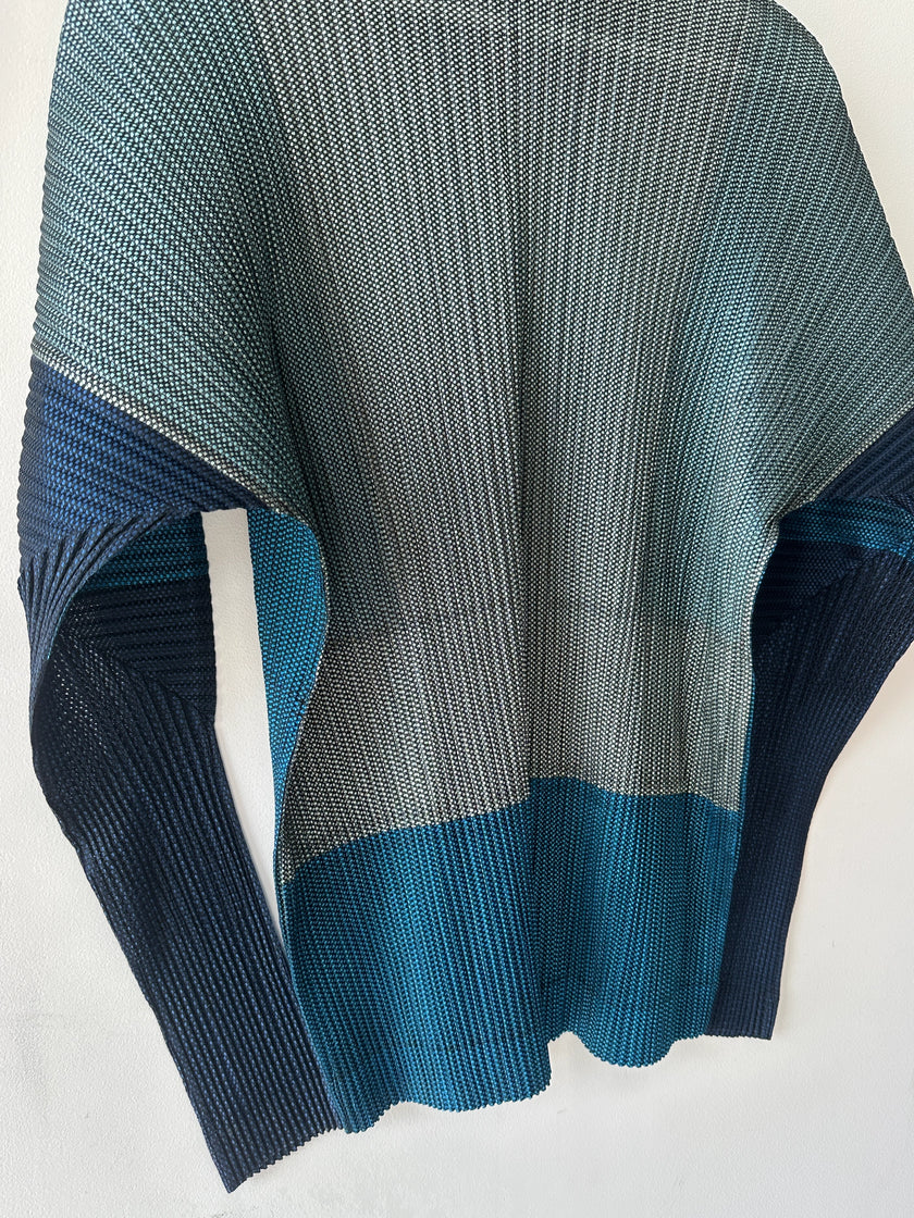ISSEY MIYAKE - A/W 2013 PLEATED ZIPPED LONG SLEEVE TOP