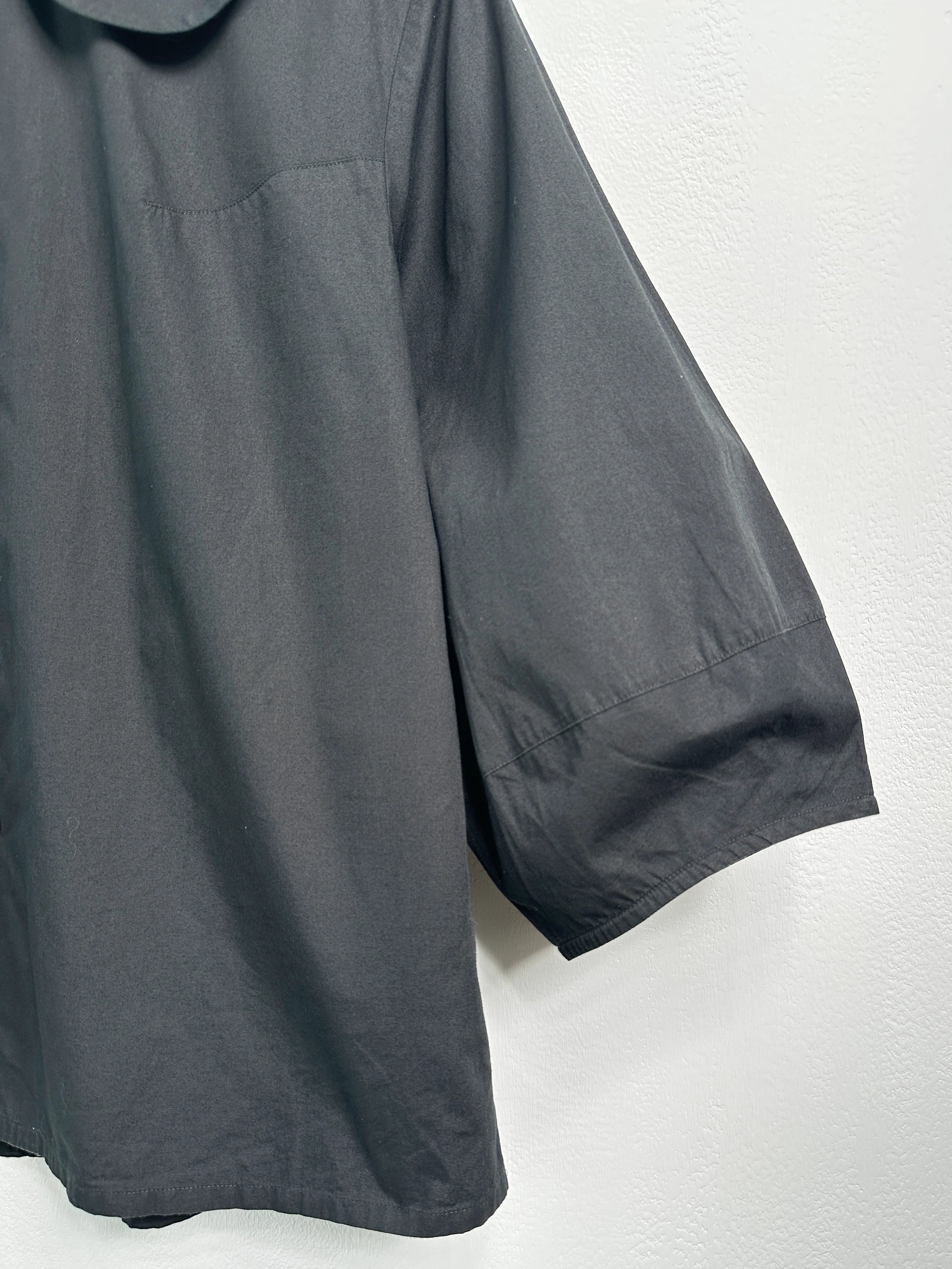 COMME DES GARÇONS - A/W 2020 BOXY FIT BUTTONED BLOUSE WITH OVERSIZED PETER PAN COLLAR