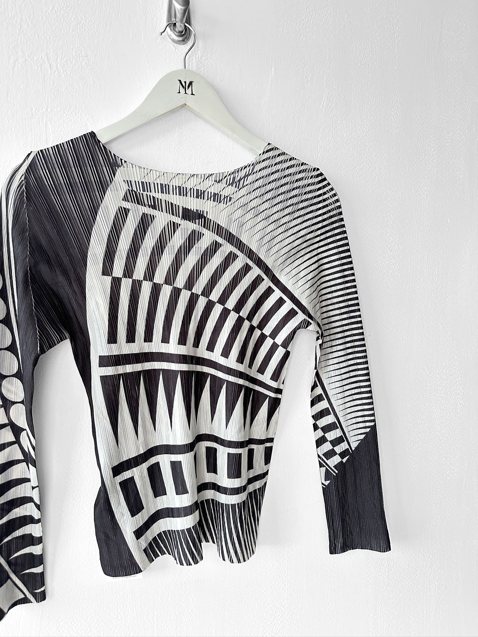 ISSEY MIYAKE - S/S 2015 GEOMETRIC PRINT LONG SLEEVE TOP