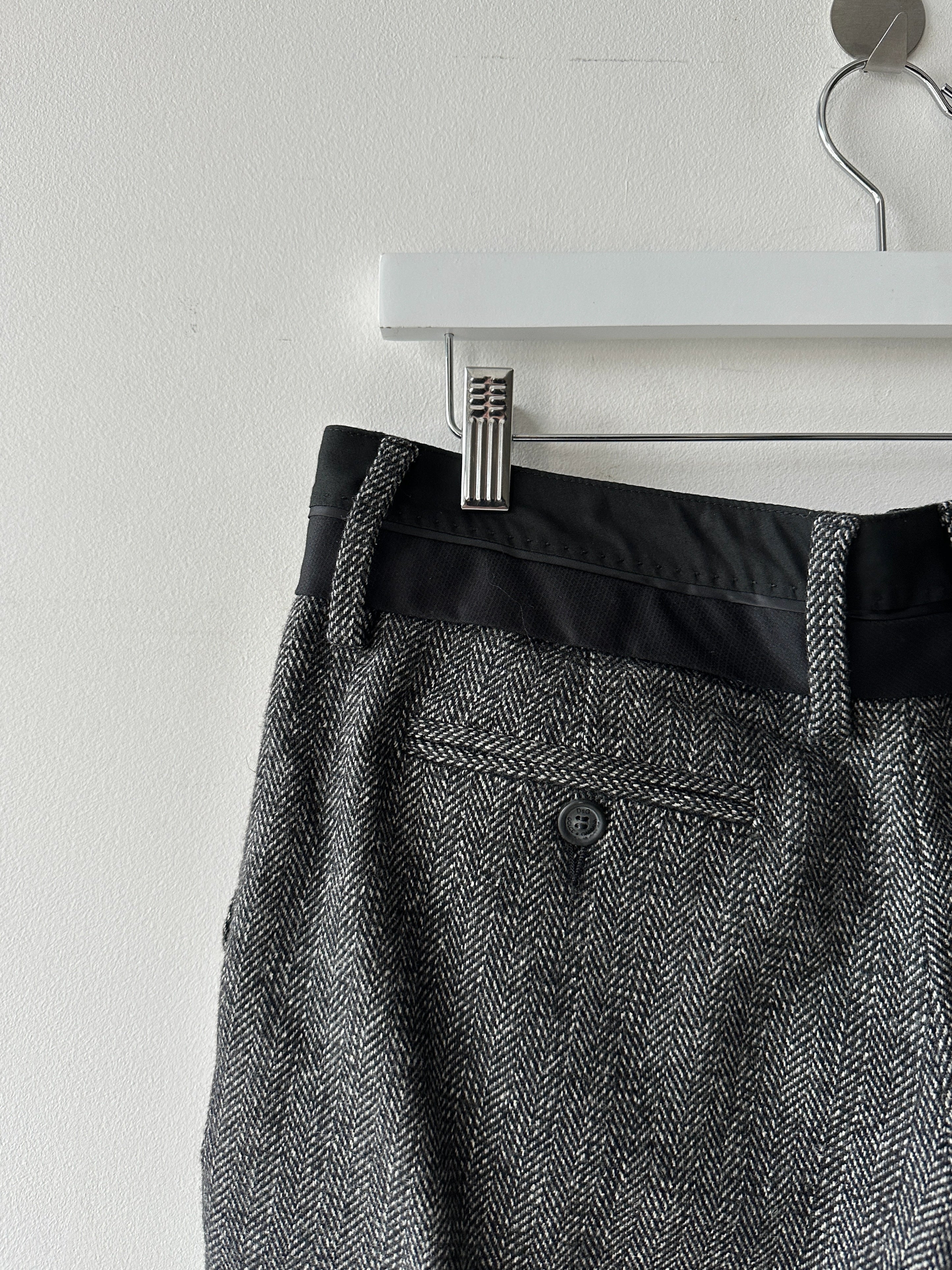 DOLCE & GABBANA - early 2000s FRONT PLEATS HERRINGBONE SHORTS