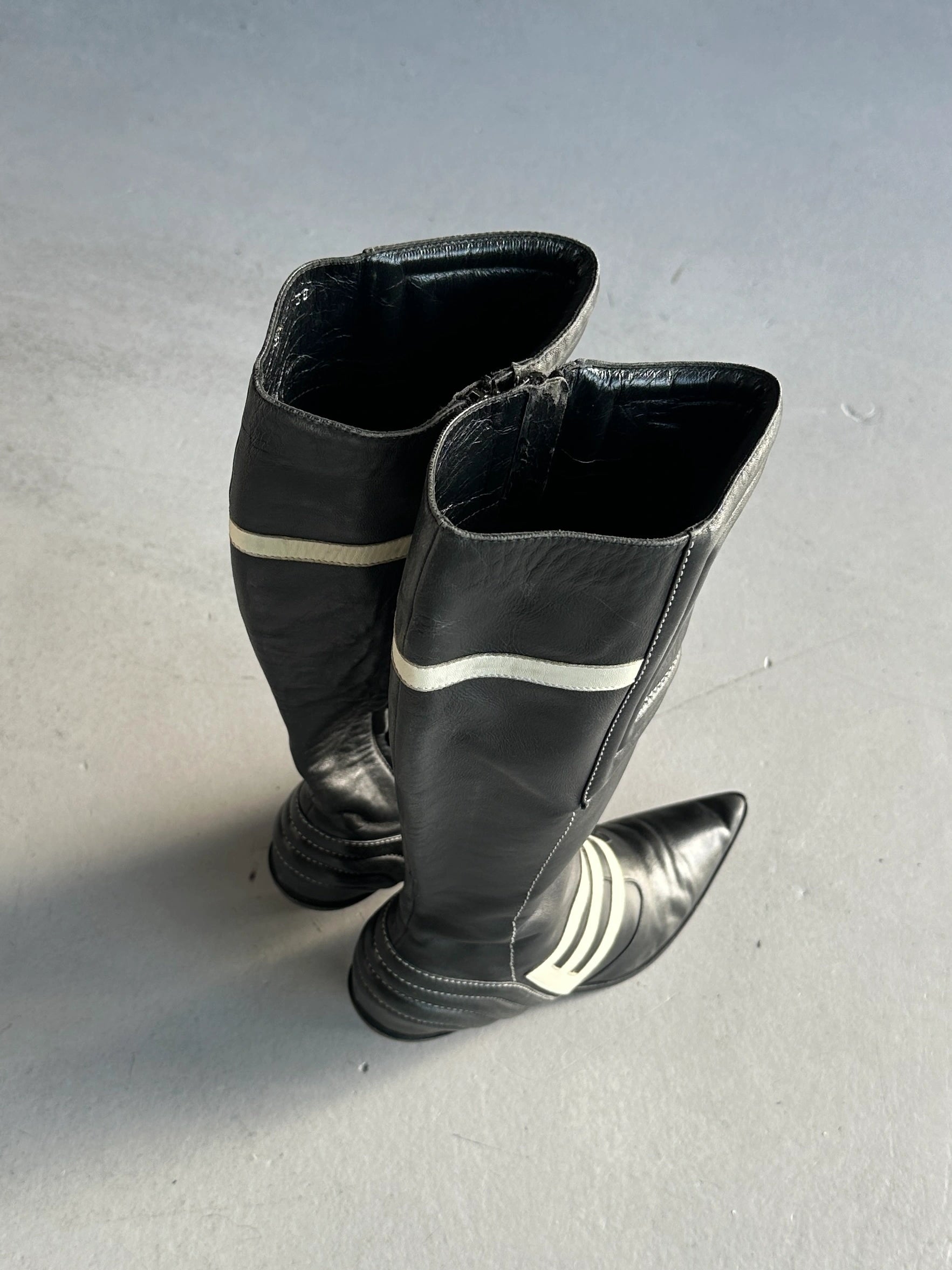 ETRO - F/W 2001 POINTED TOE KITTEN HEELS BOOTS