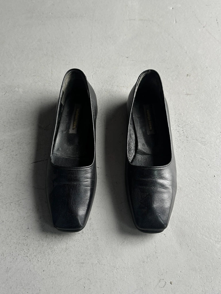 ISSEY MIYAKE - 1980s SCULPTURAL SQUARE TOE LOAFERS
