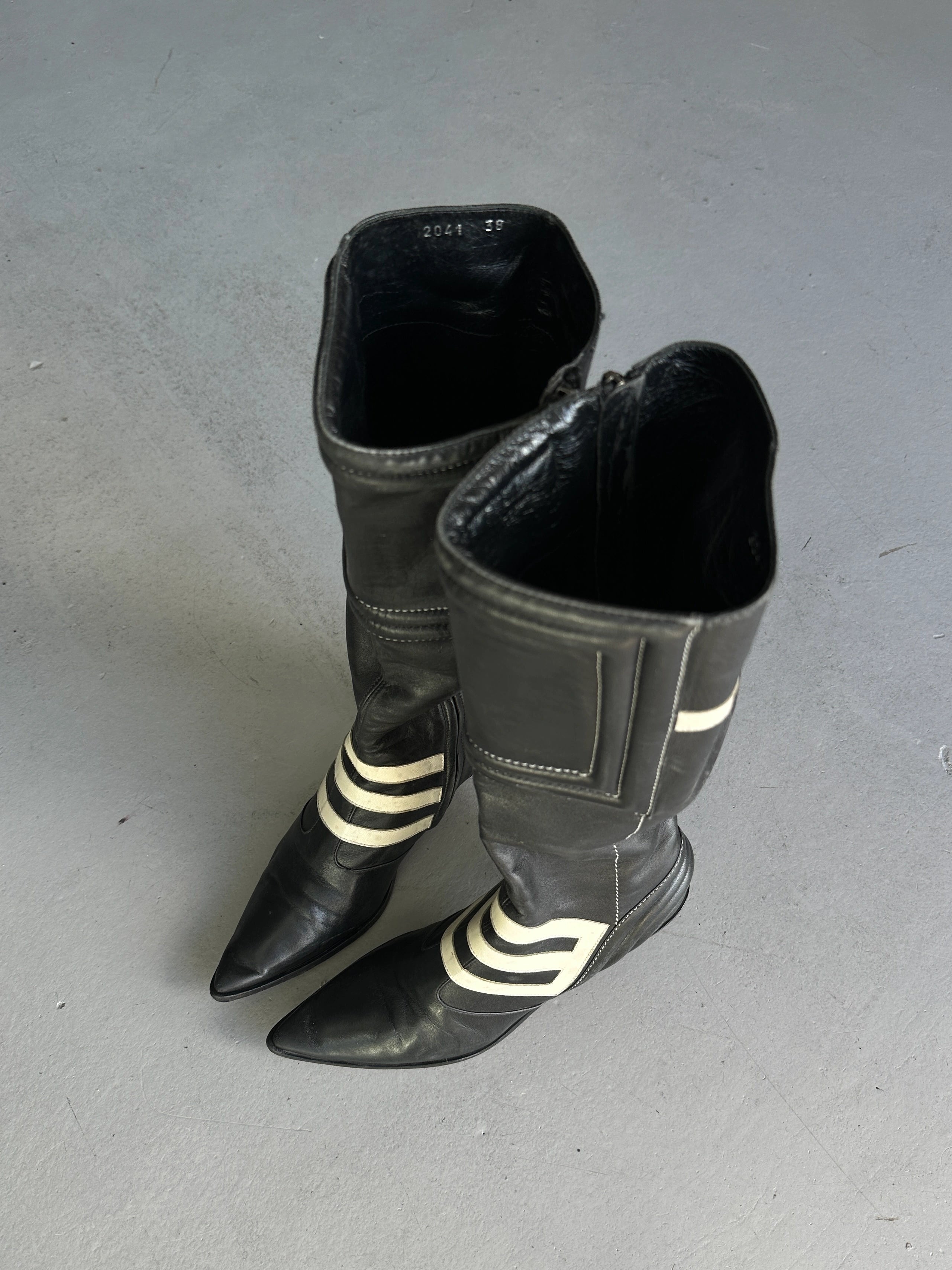 ETRO - F/W 2001 POINTED TOE KITTEN HEELS BOOTS