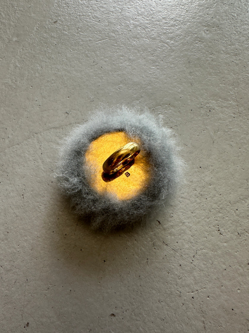 BALENCIAGA - S/S 2021 FAUX FUR  POM POM BUTTON RING