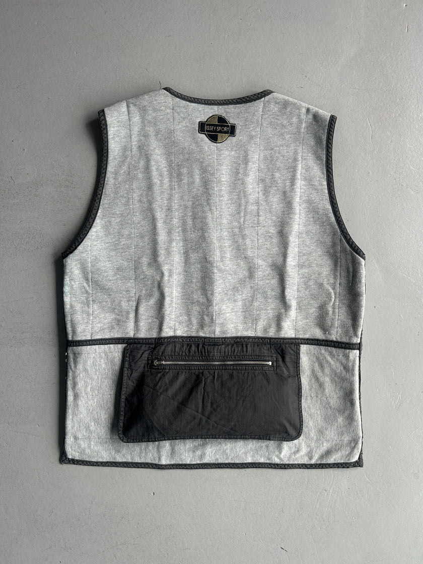 ISSEY MIYAKE - 1990s REVERSIBLE PARACHUTE VEST WITH OVERSIZED POCKETS