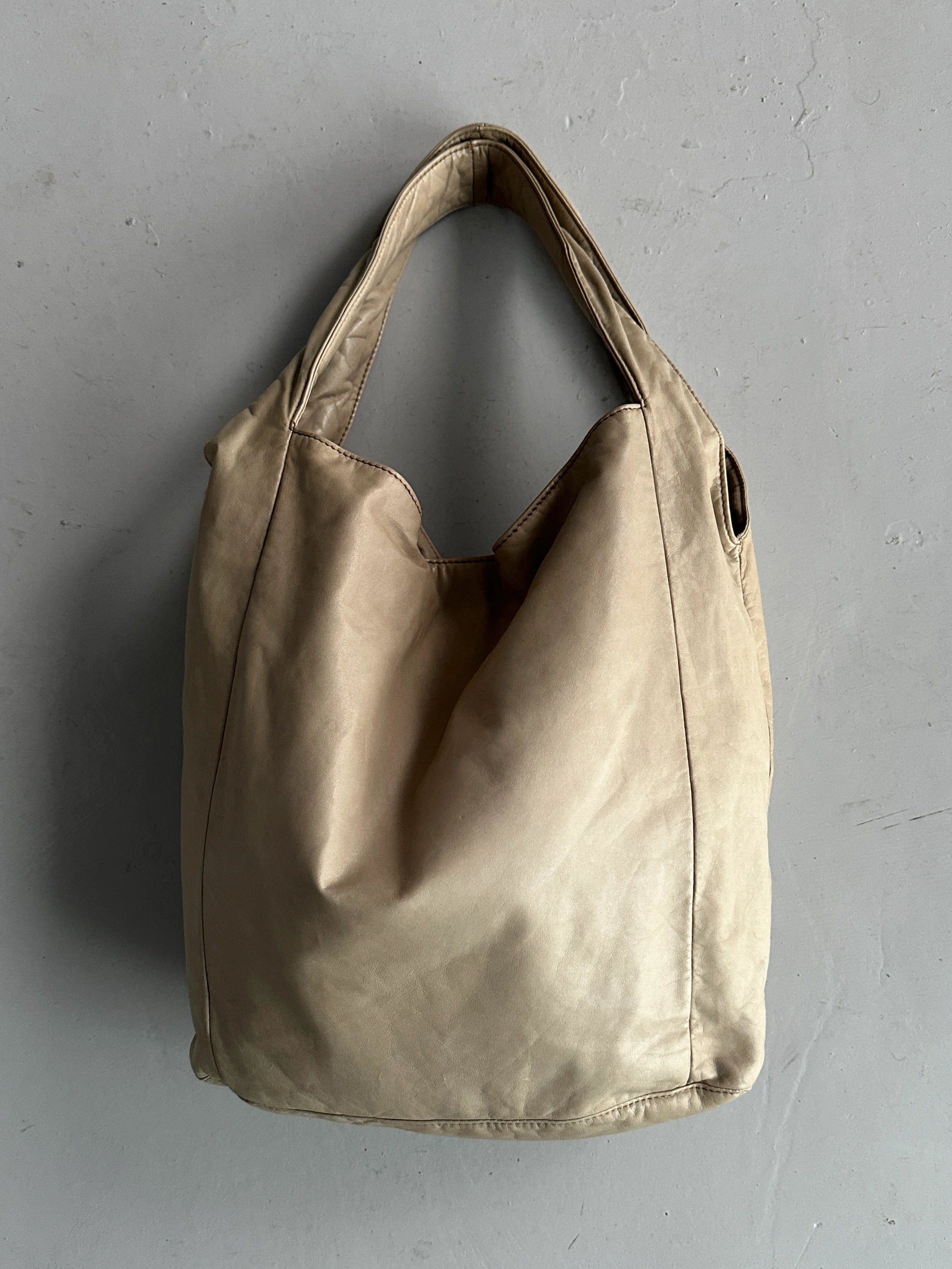 ISSEY MIYAKE PLANTATION - 1990s LEATHER SLOUCHY SHOULDER BAG
