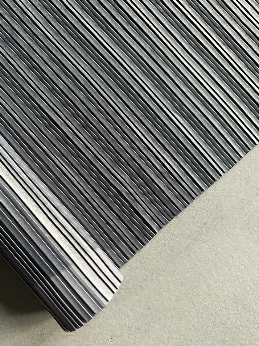 ISSEY MIYAKE X IITTALA - 2016 EXTRA LONG PLEATED TABLEWEAR KIMONO