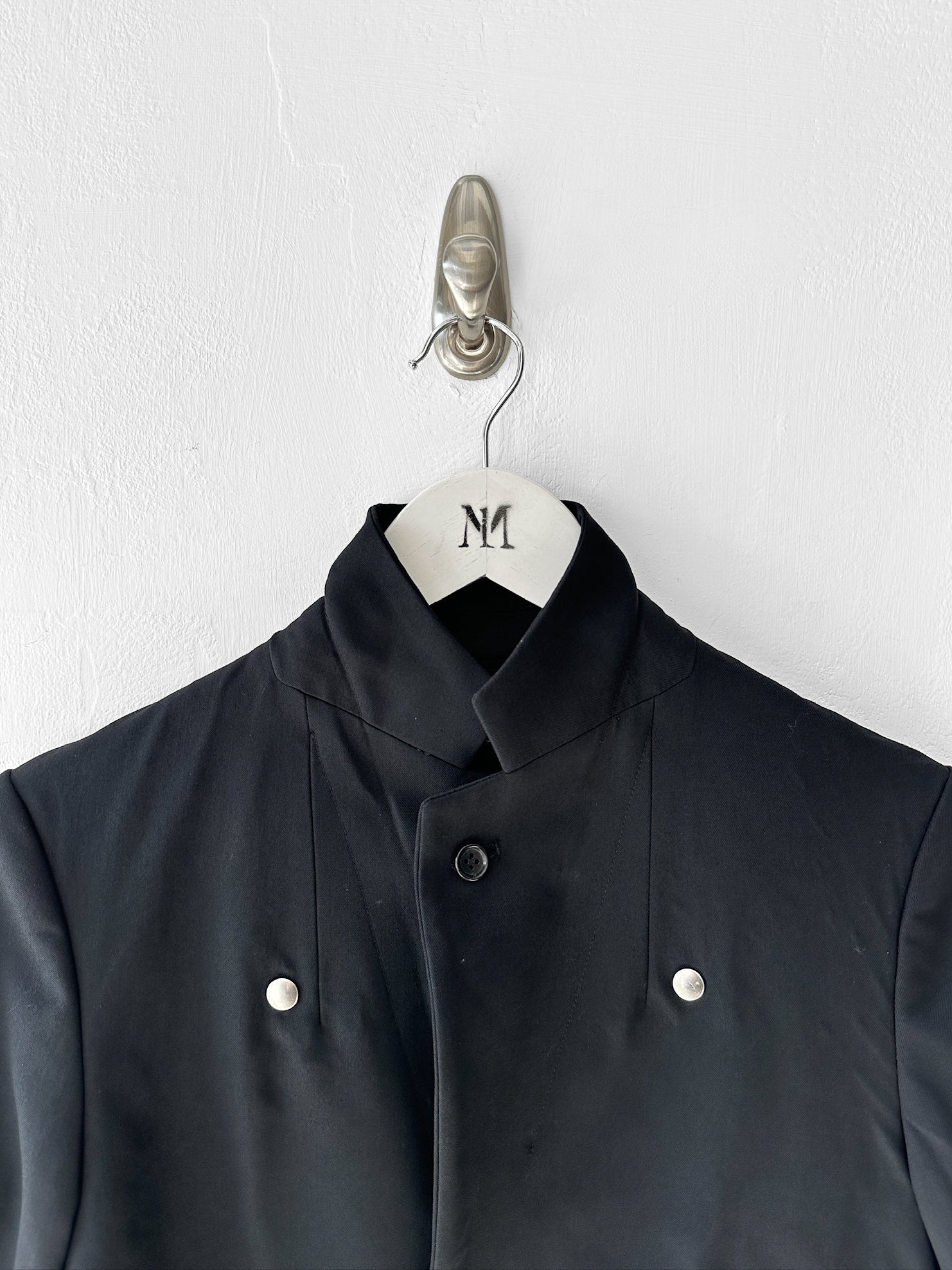 COMME DES GARÇONS TRICOT - F/W 2019 CROP FIT BLAZER WITH STUD DETAILS