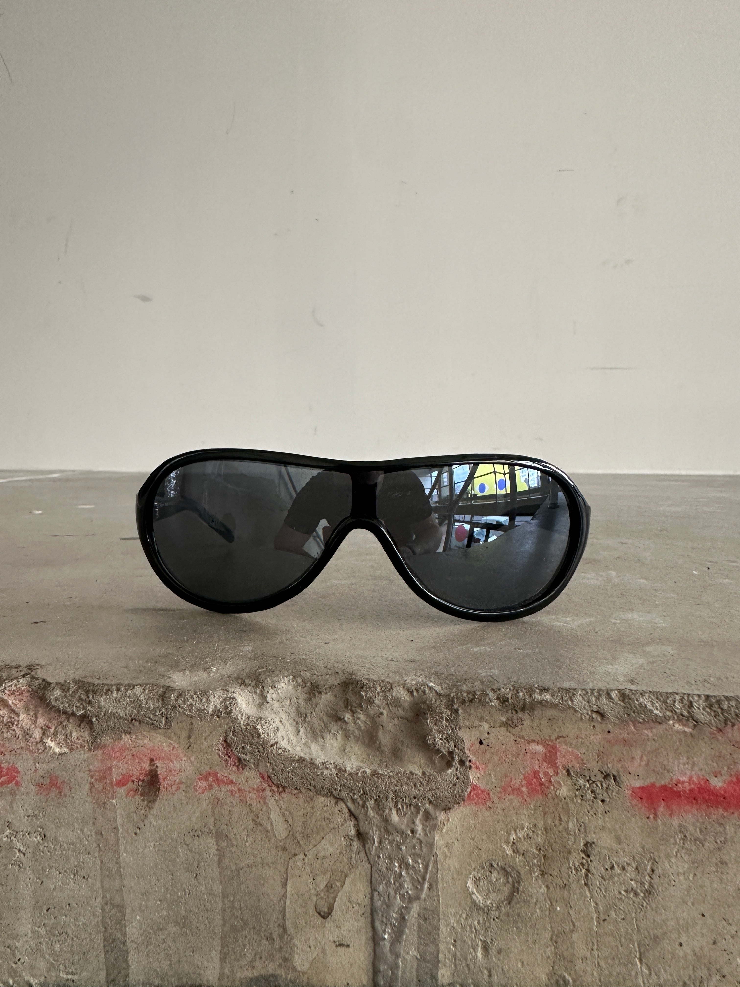 YVES SAINT LAURENT - 1990s SHIELD SUNGLASSES