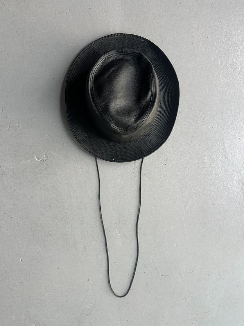AGNÈS B. - 1990s FAUX LEATHER HAT WITH LONG CHIN STRAP