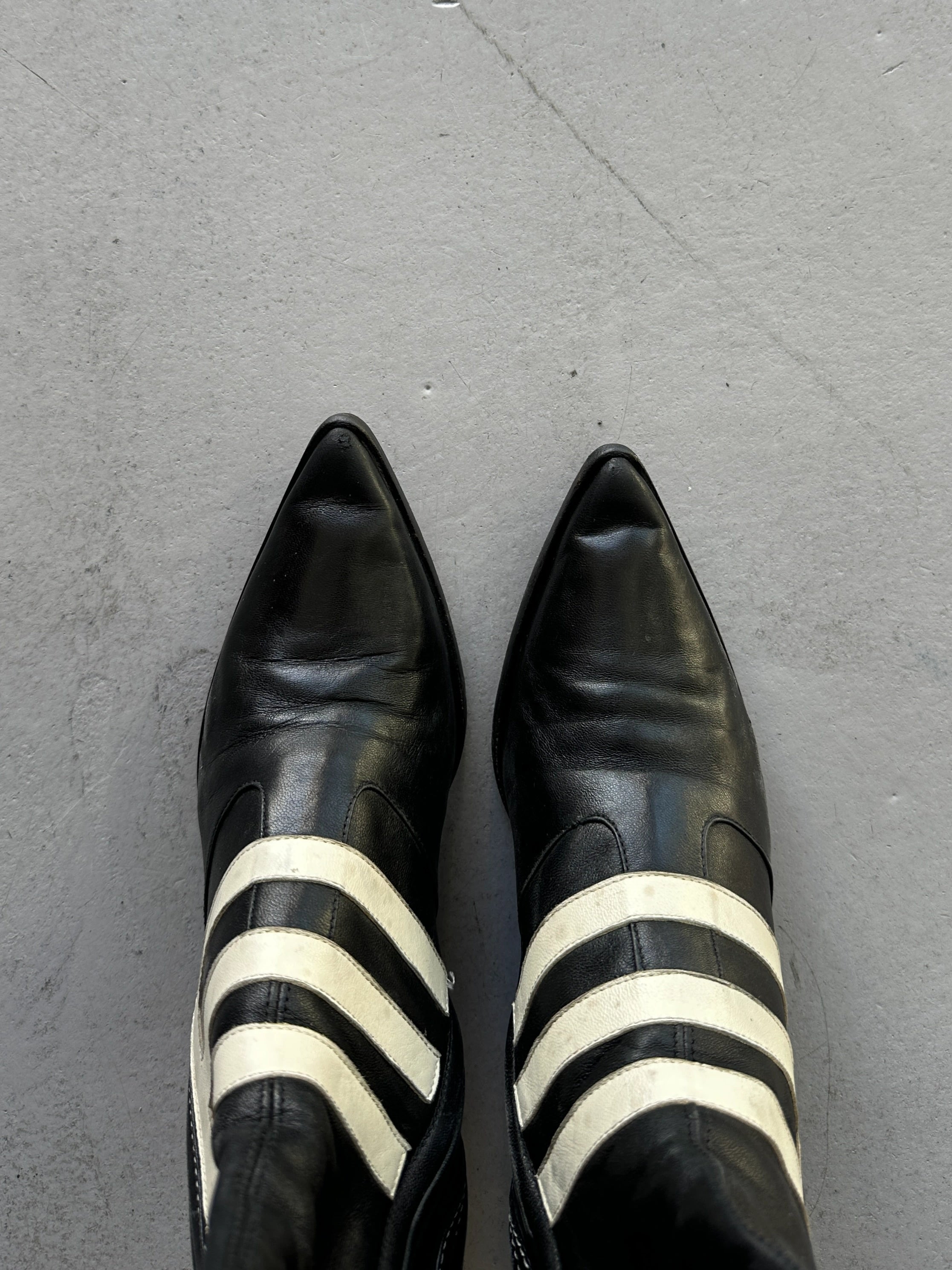 ETRO - F/W 2001 POINTED TOE KITTEN HEELS BOOTS