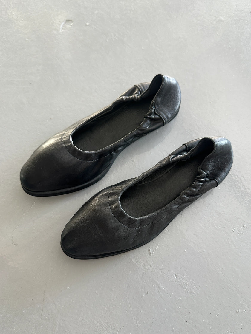 PLANTATION ISSEY MIYAKE - 1990s BALLET FLATS
