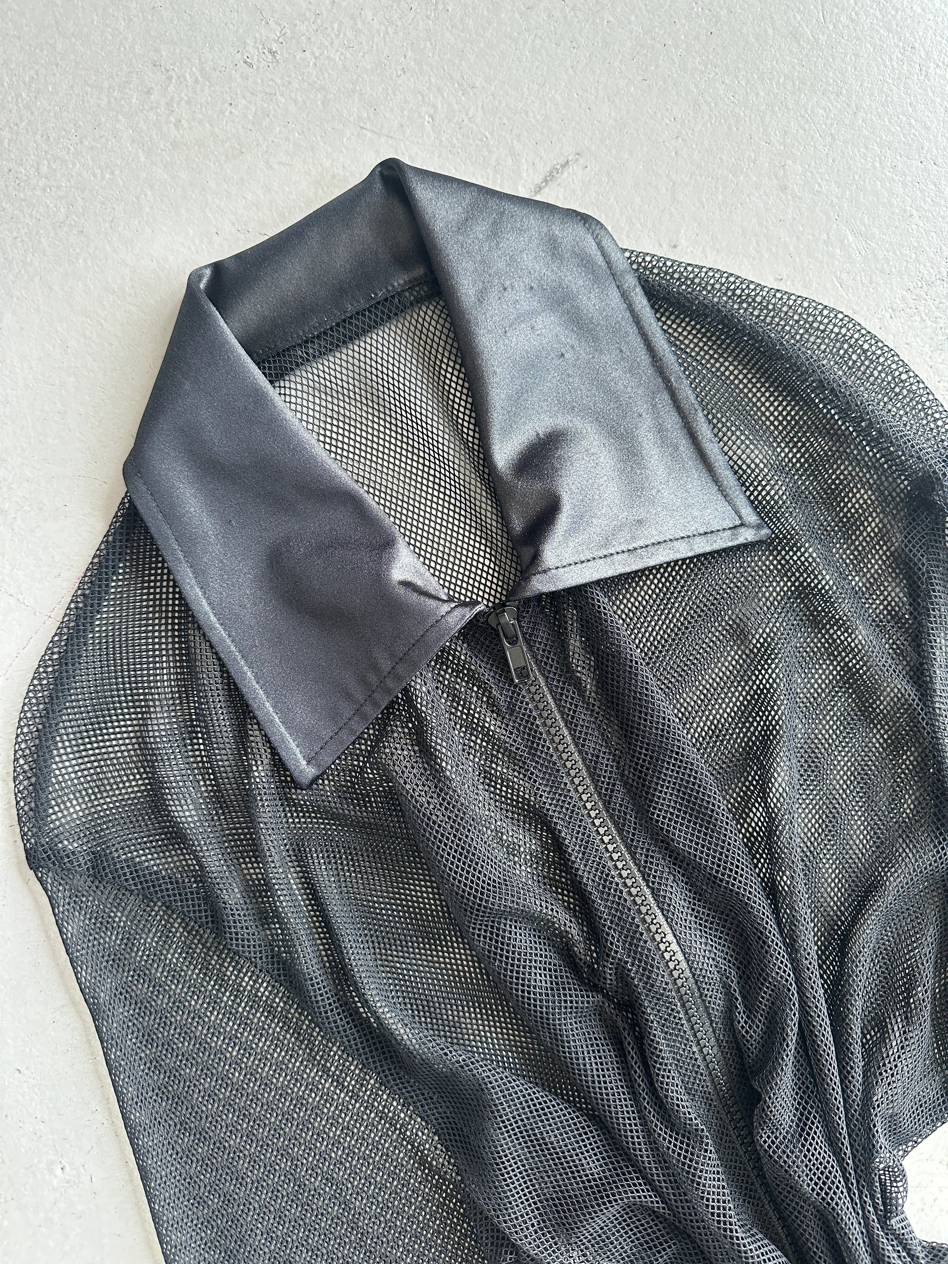 2000s ZIPPED MESH SHIRT WITH SATIN POINTED COLLAR