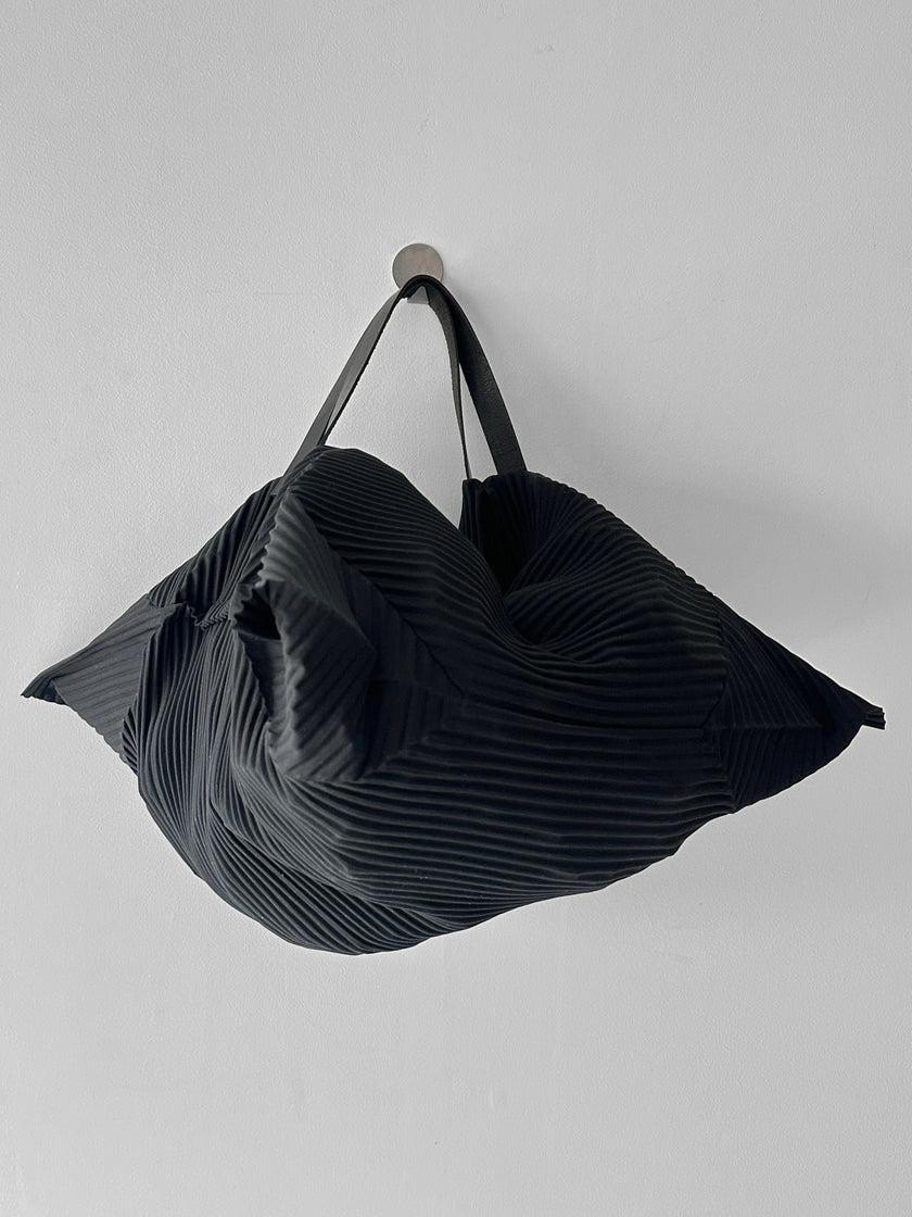 ISSEY MIYAKE ME - 2010s GEOMETRIC PLEATED TOTE BAG