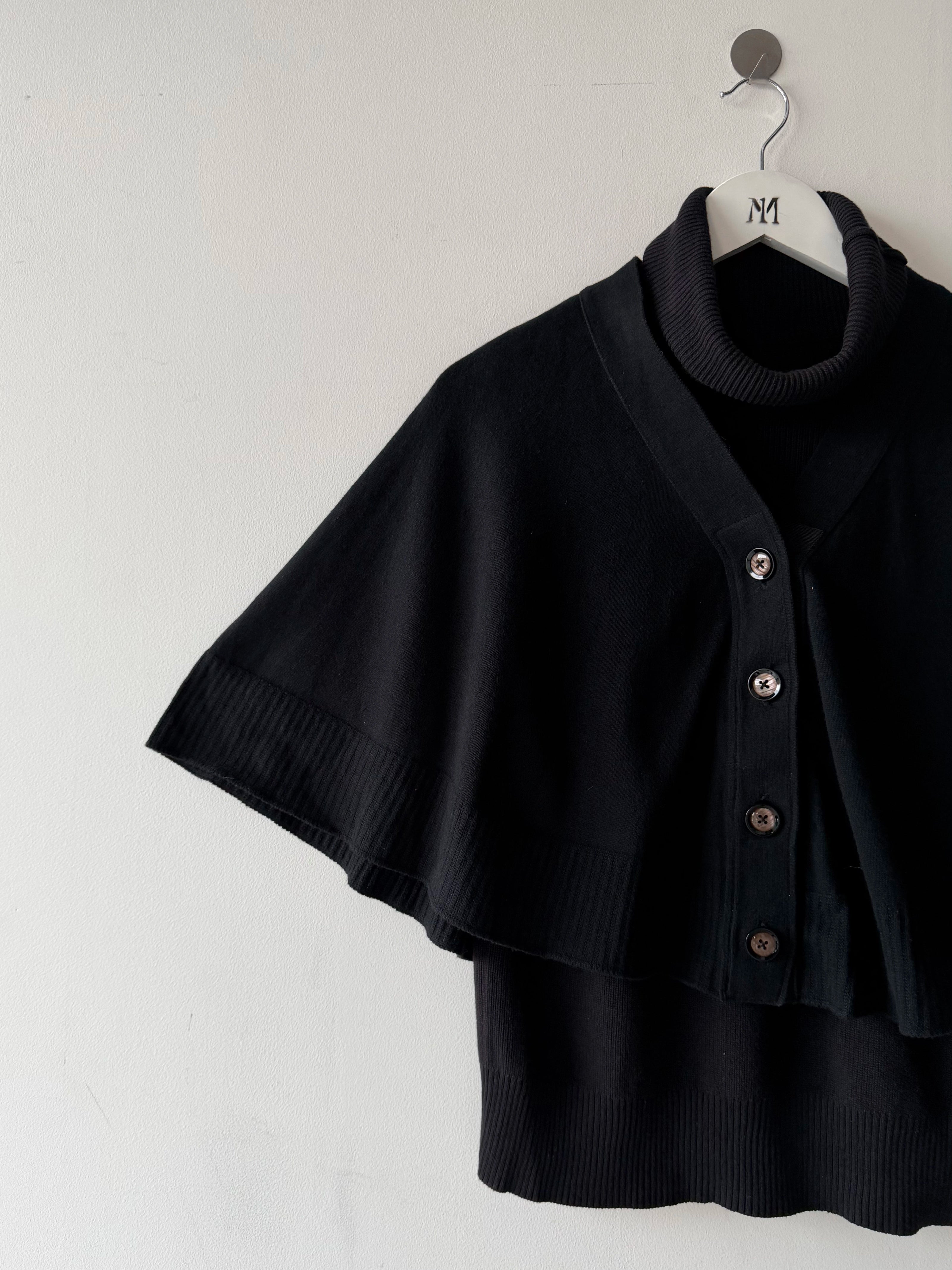 SACAI - F/W 2019 TWO TONE LAYERED HIGN NECK VEST WITH BUTTONED CROP CAPE