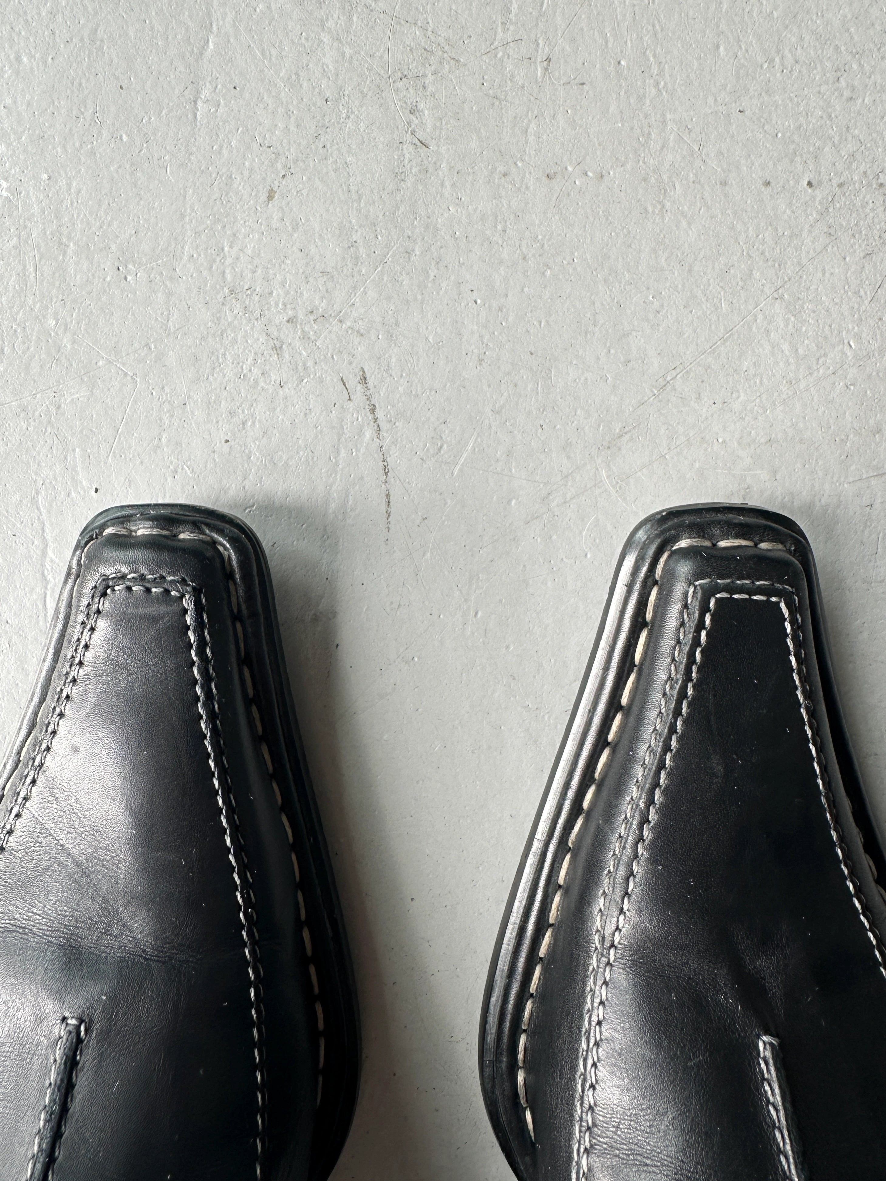 1990s KITTEN HEELS SLIP ON SHOES