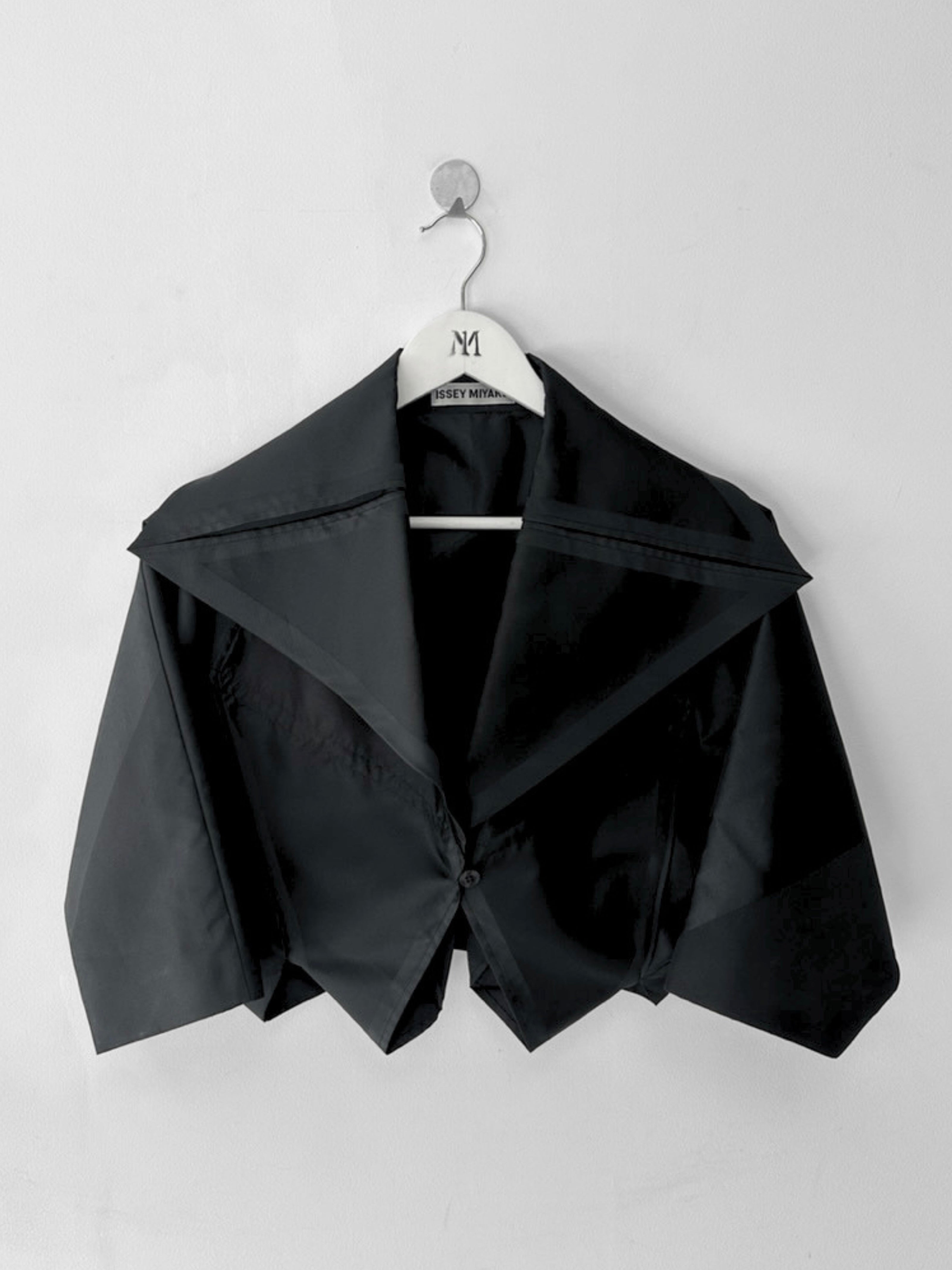 ISSEY MIYAKE  - F/W 2011 SCULPTURAL BOLERO JACKET