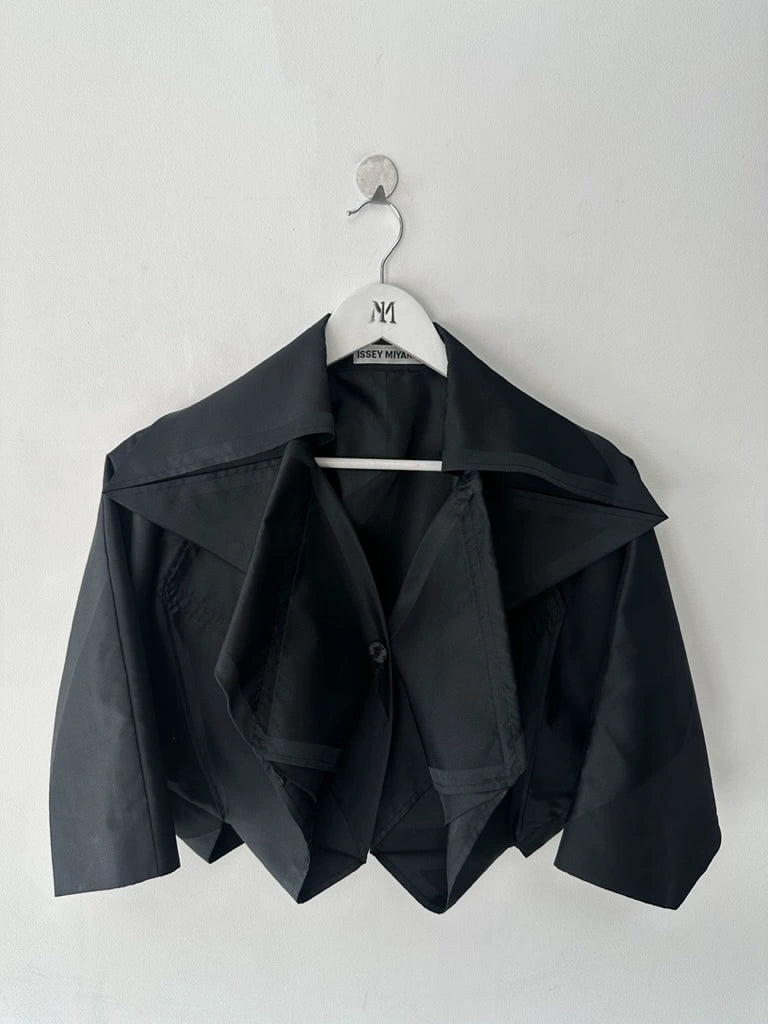 ISSEY MIYAKE  - F/W 2011 SCULPTURAL BOLERO JACKET