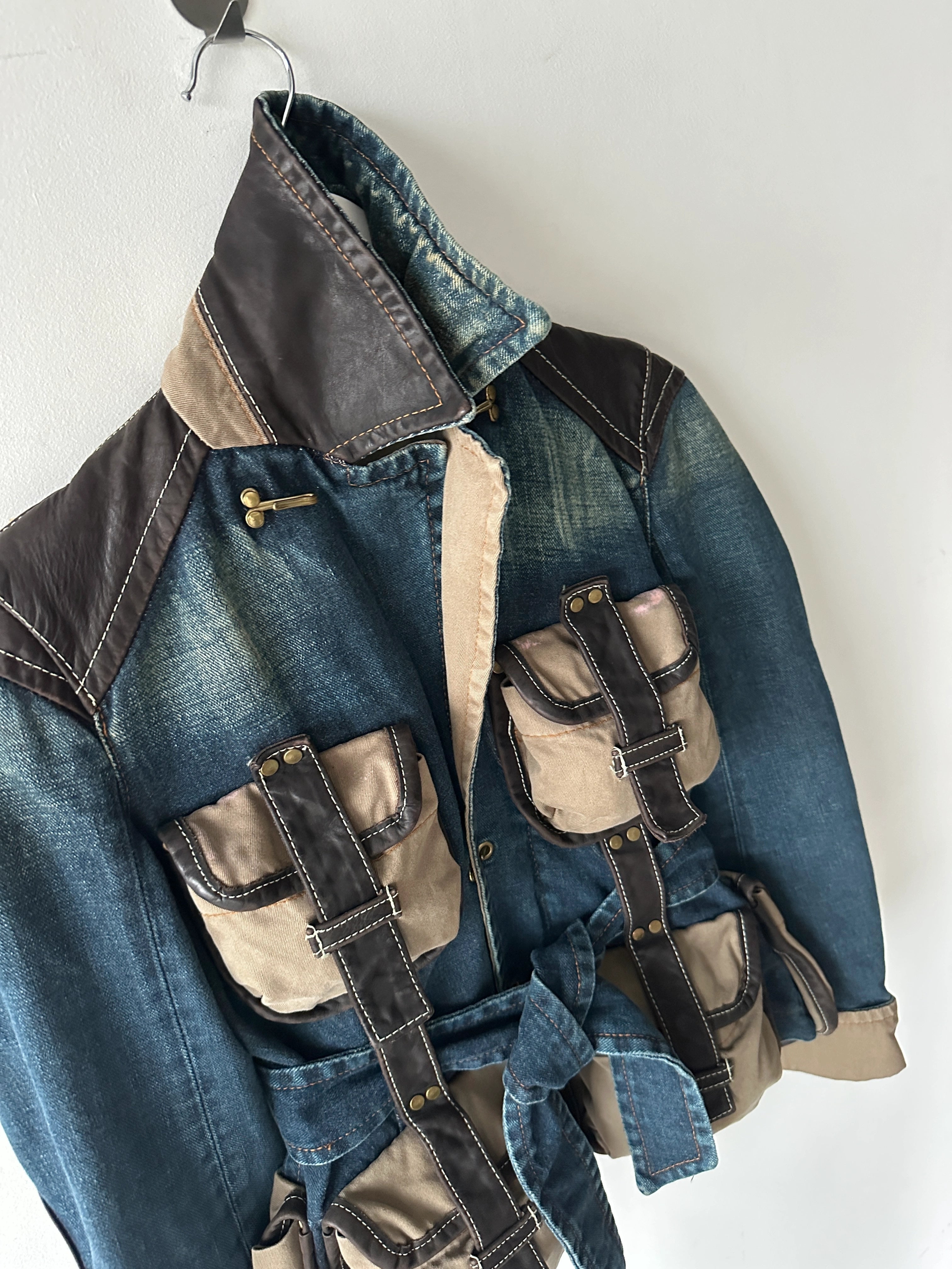 DSQUARED2 - F/W 2004 WRAP AROUND POCKETS FITTED DENIM JACKET