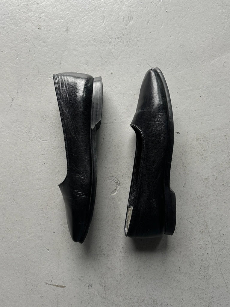 ISSEY MIYAKE - 1980s SCULPTURAL SQUARE TOE LOAFERS