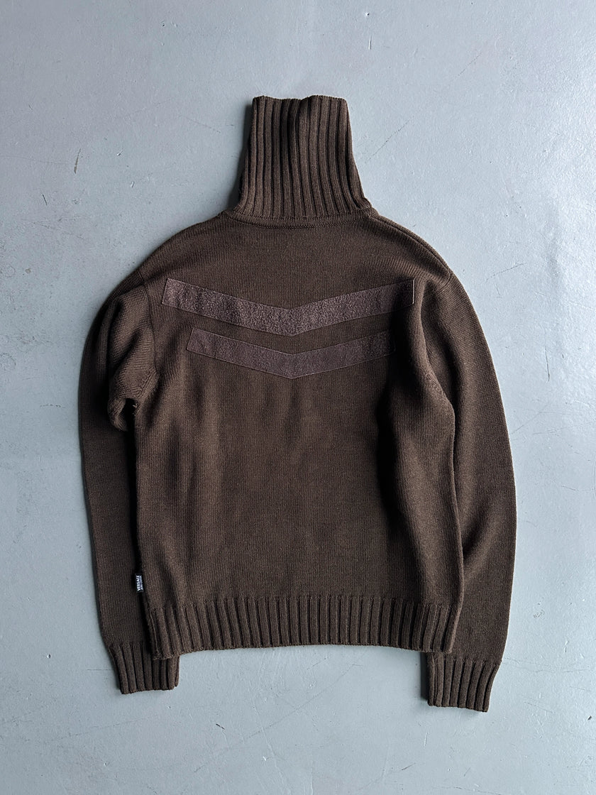 VERSACE - 2000s KNIT TURTLENECK TOP WITH CHEVRON BRUSHED LEATHER APPLIQUÉS