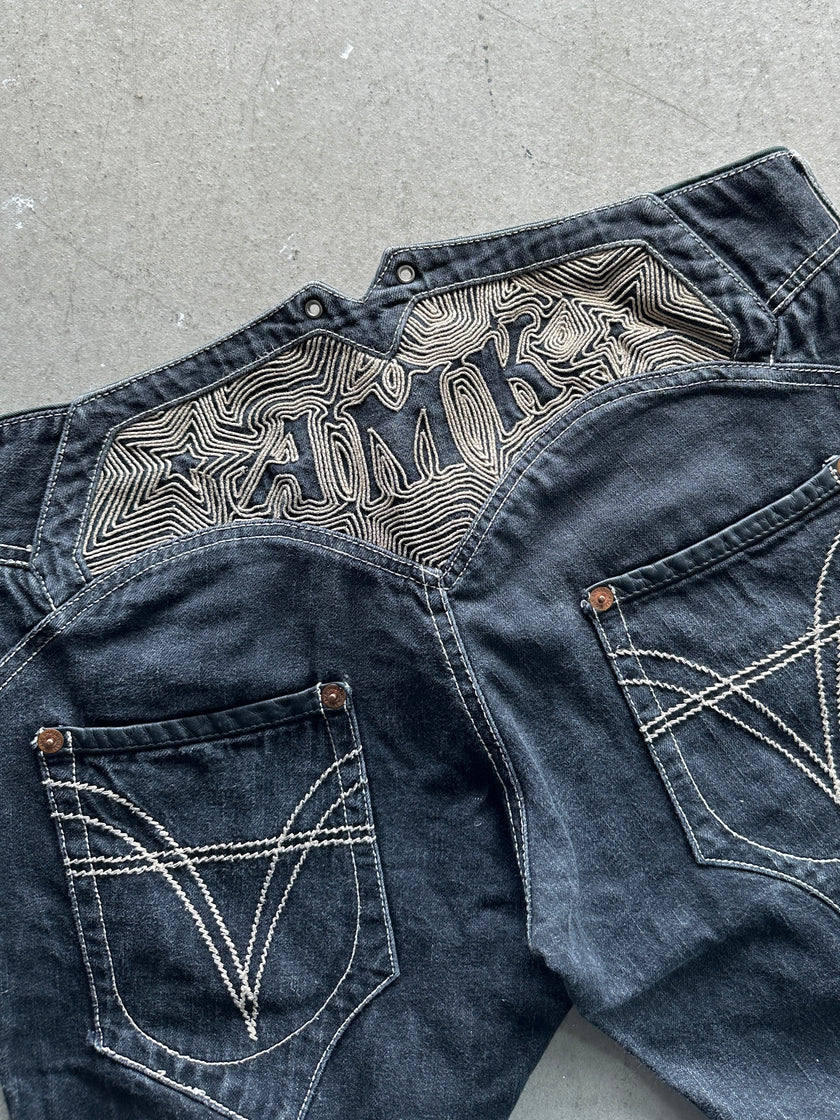 ANDREW MACKENZIE AMK - 2000s STRAIGHT FIT JEANS WITH DETAILS AT THE BACK