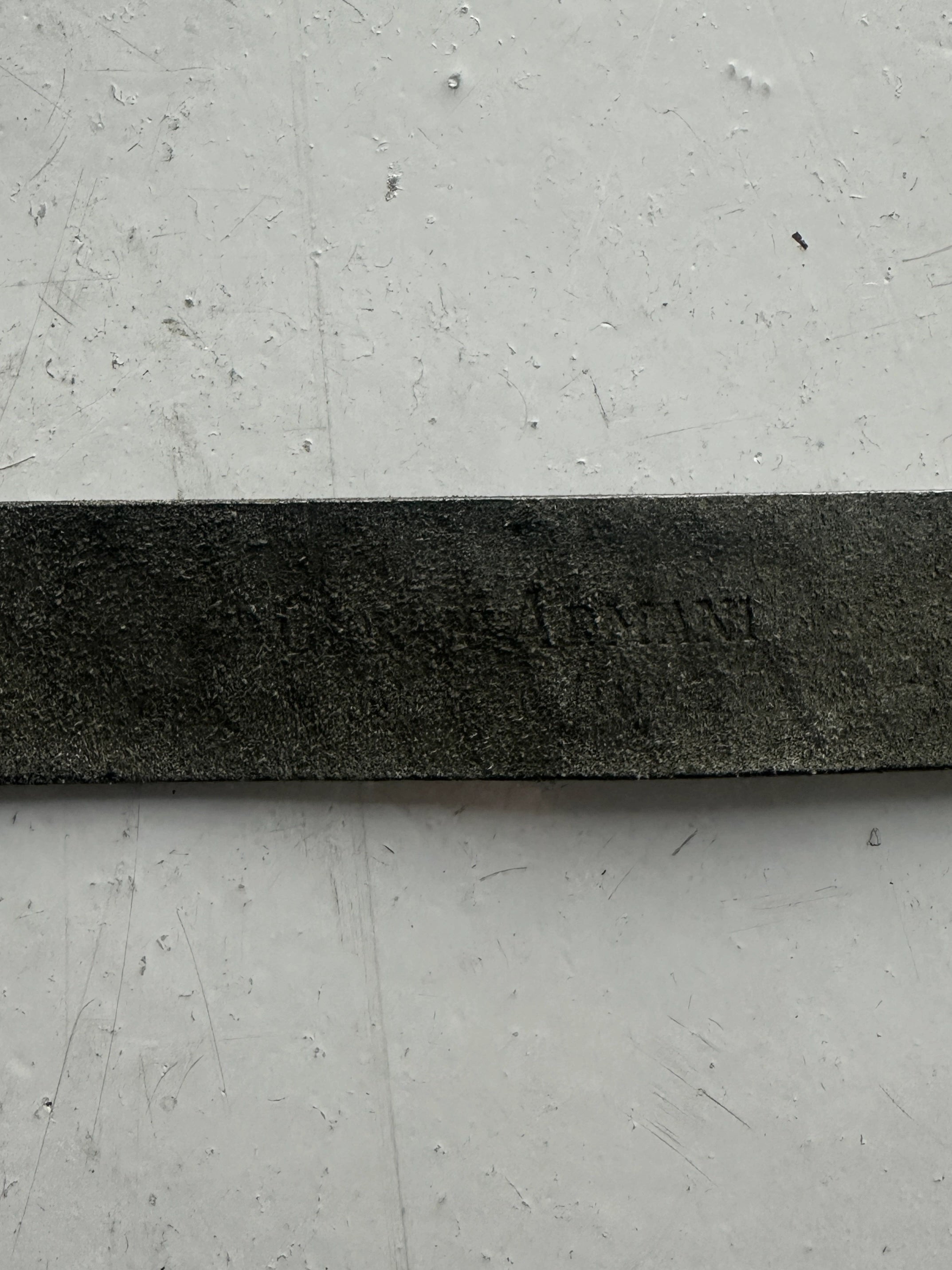 GIORGIO ARMANI  - 1980s EMBOSSED LEATHER BELT WITH BRASS BUCKLE