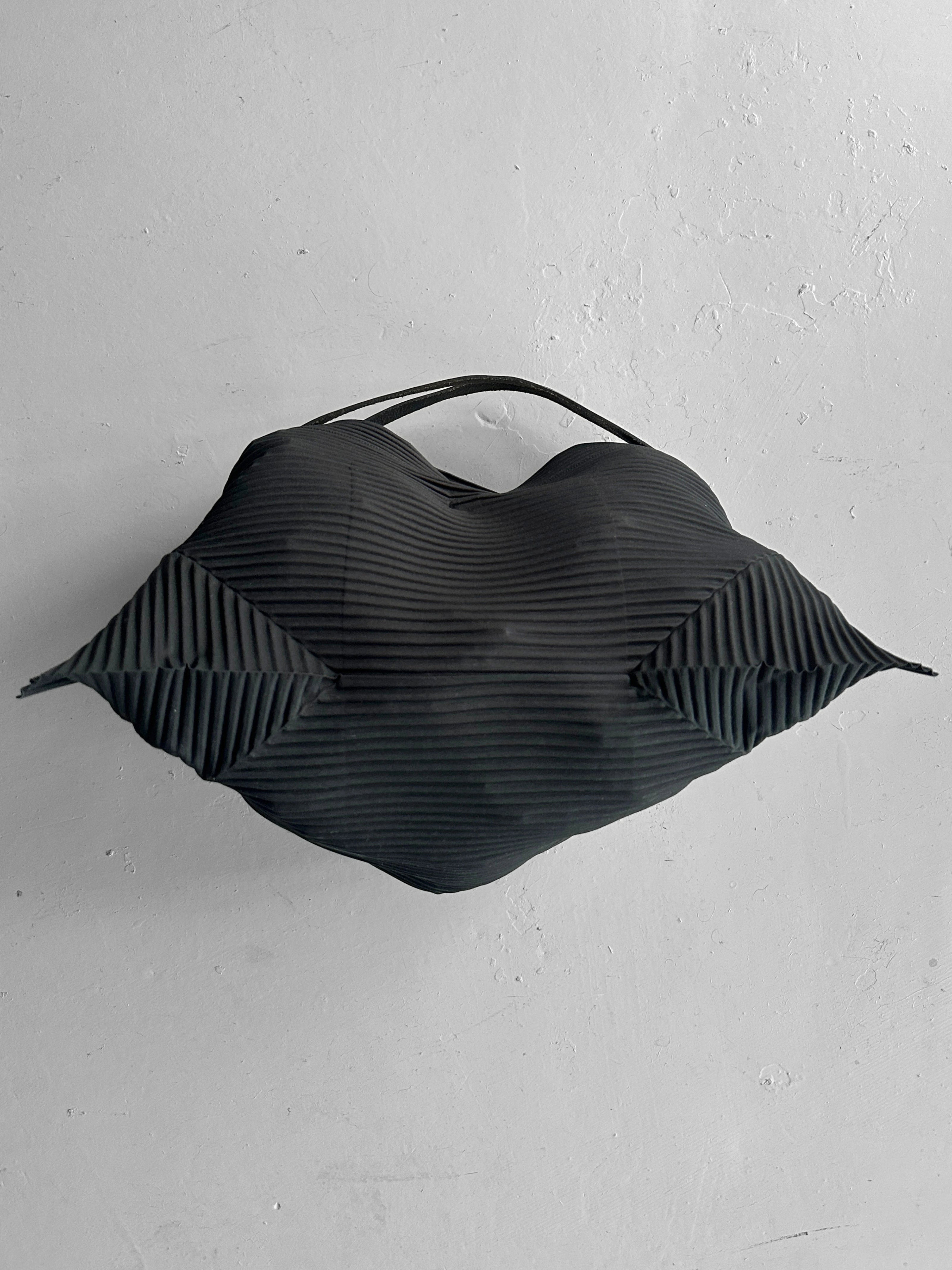 ISSEY MIYAKE ME - 2010s GEOMETRIC PLEATED TOTE BAG