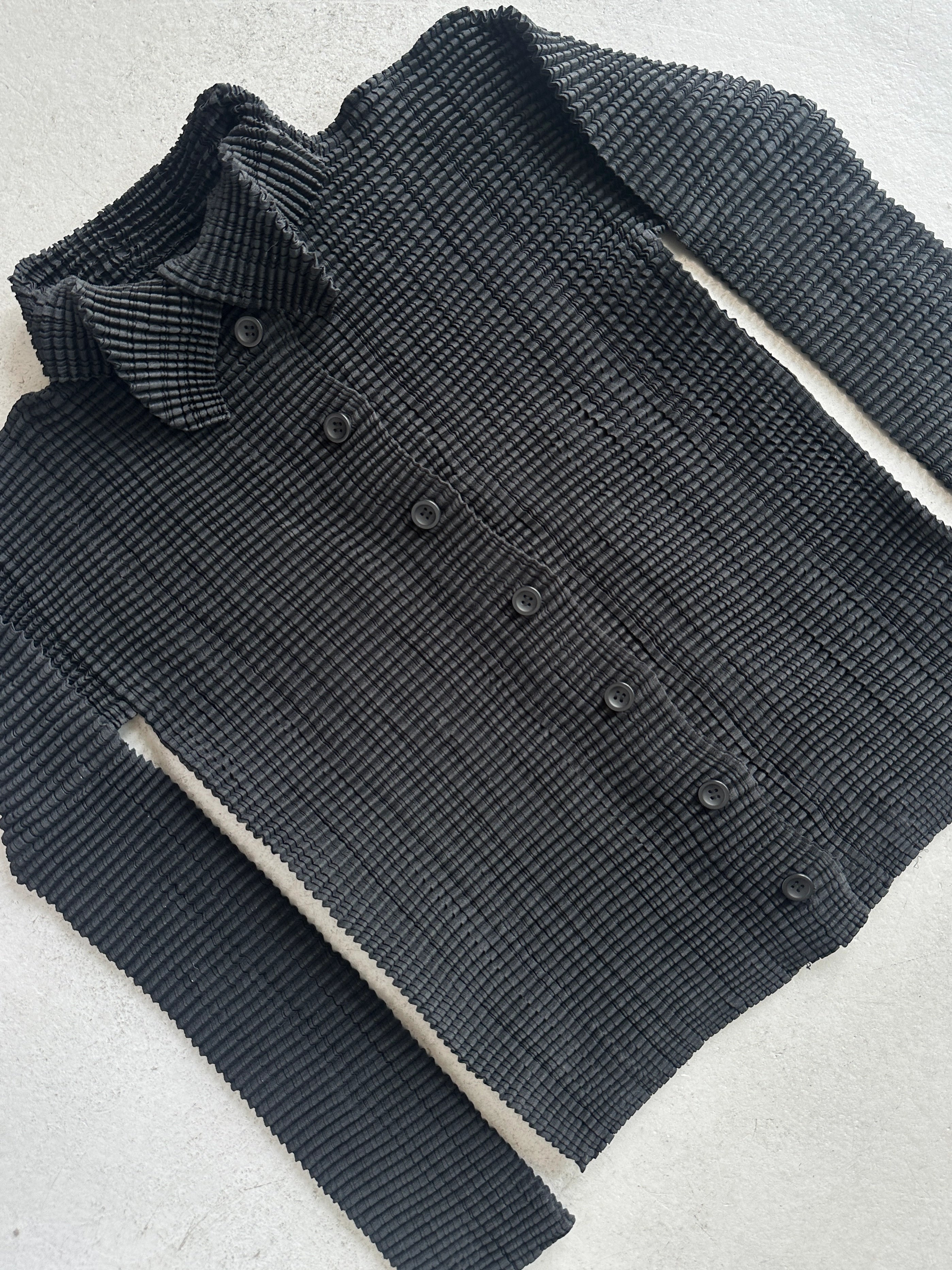 ISSEY MIYAKE - F/W 1999 PLEATED BUTTONED SHIRT