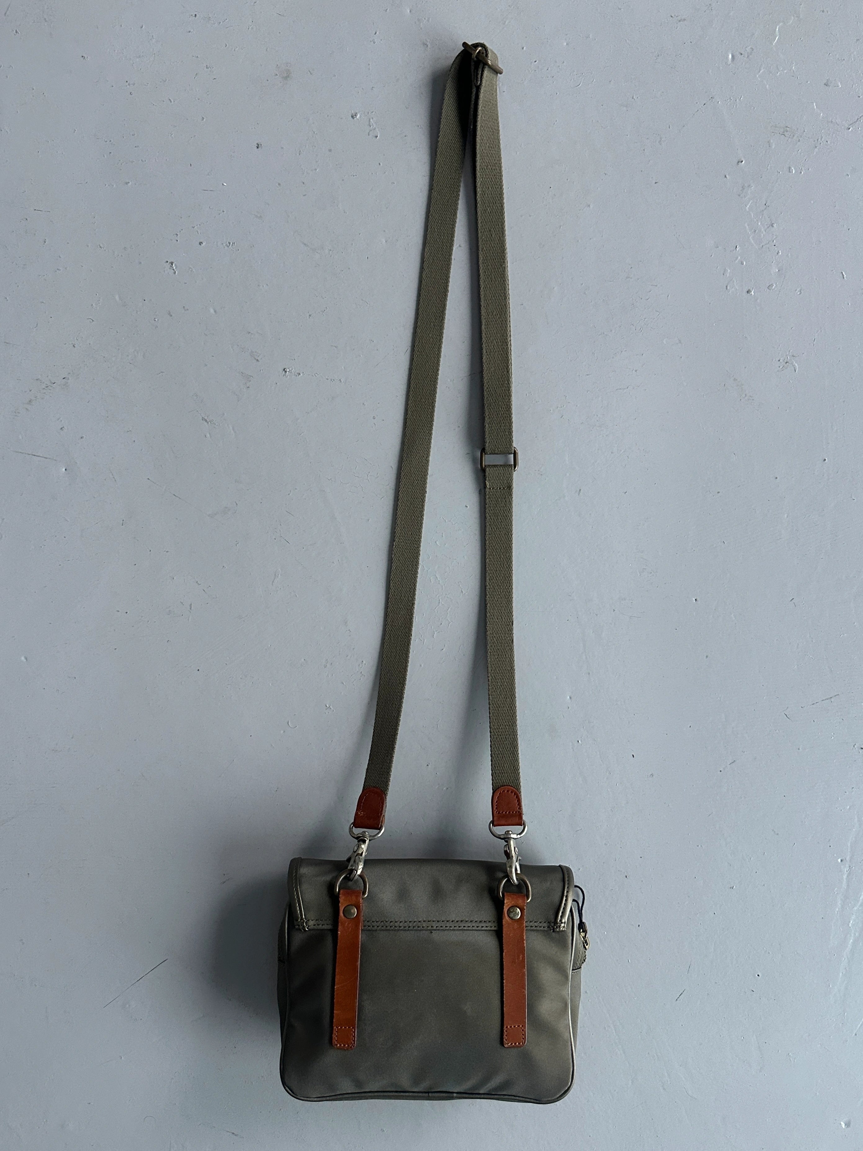 C.P. COMPANY - 1980s MESSENGER BAG WITH CONTRASTING QUILTED FRONT POCKETS