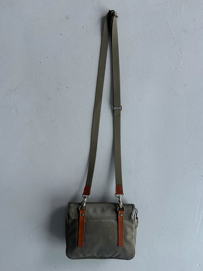 C.P. COMPANY - 1980s MESSENGER BAG WITH CONTRASTING QUILTED FRONT POCKETS