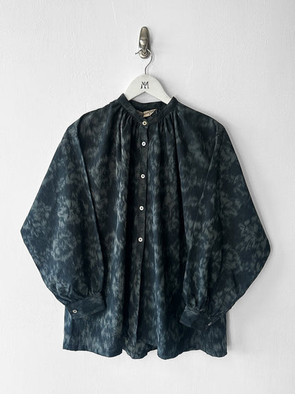COMME DES GARÇONS - early 1980s ABSTRACT FLORAL PRINT VOLUMINOUS BUTTONED BLOUSE